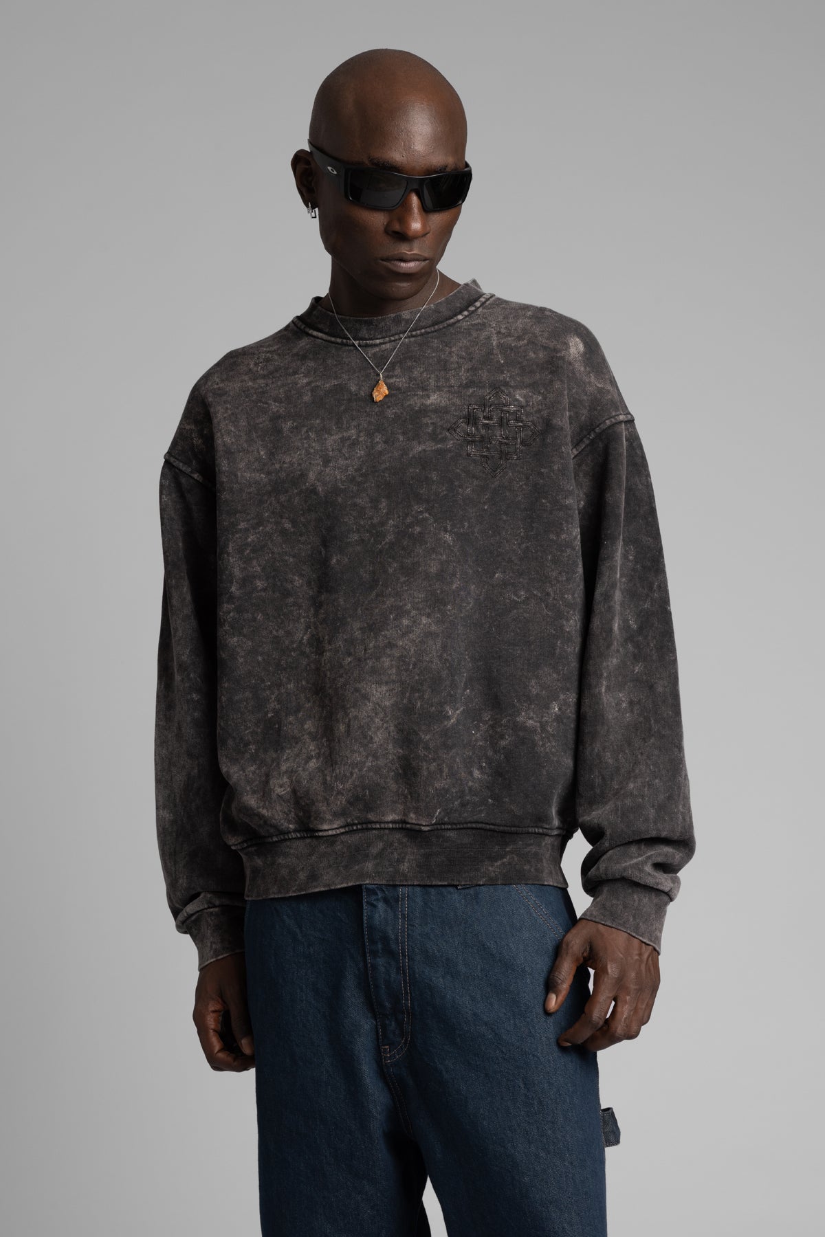 Nakışlı Yıkamalı Sweatshirt