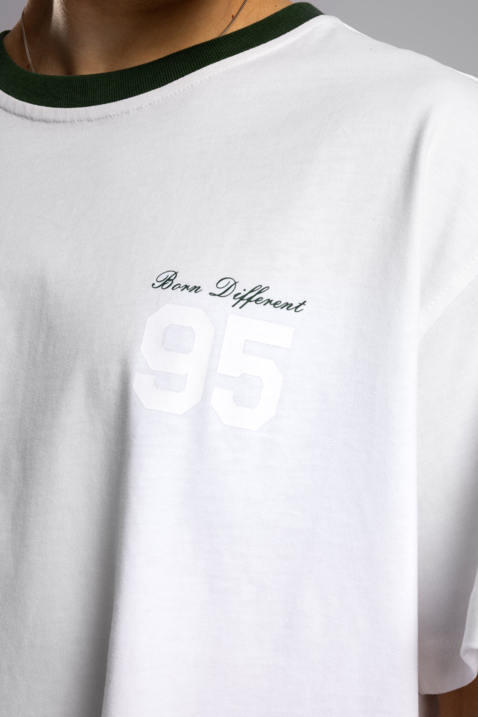 Oversize Kontrast Yakalı Baskılı T-shirt