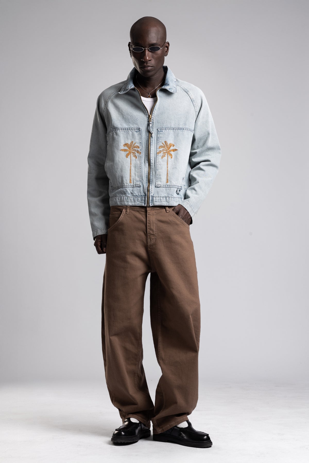 Büyük Ön Cepli Nakışlı Denim Ceket