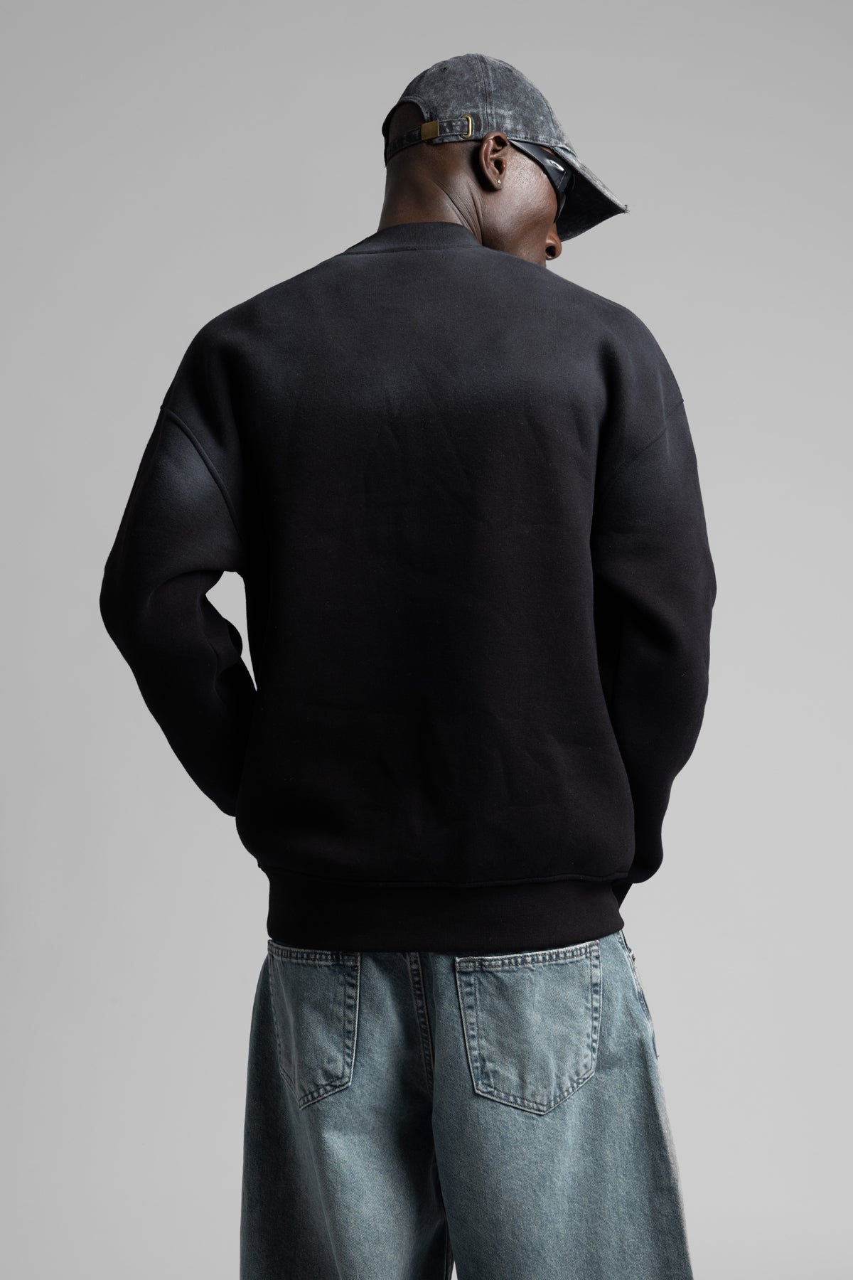 Minimal Yazı Detaylı Pistole Sweatshirt