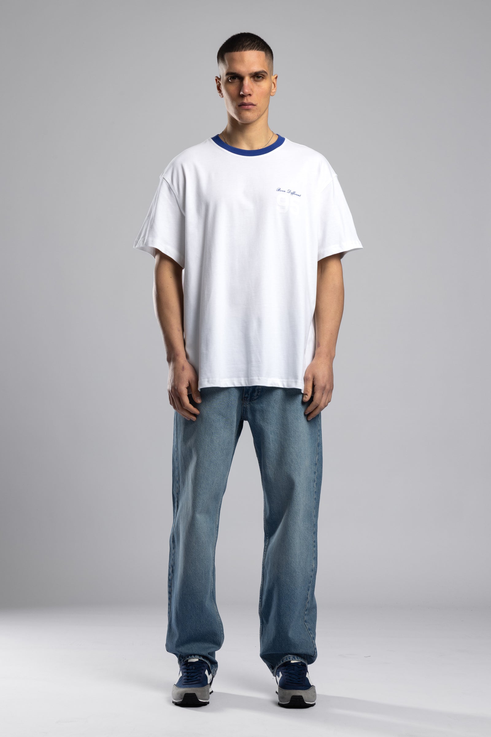 Oversize Kontrast Yakalı Baskılı T-shirt
