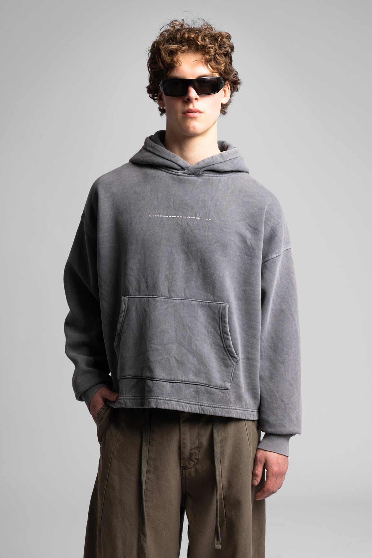 Minimal Yazı Detaylı Kapüşonlu Sweatshirt