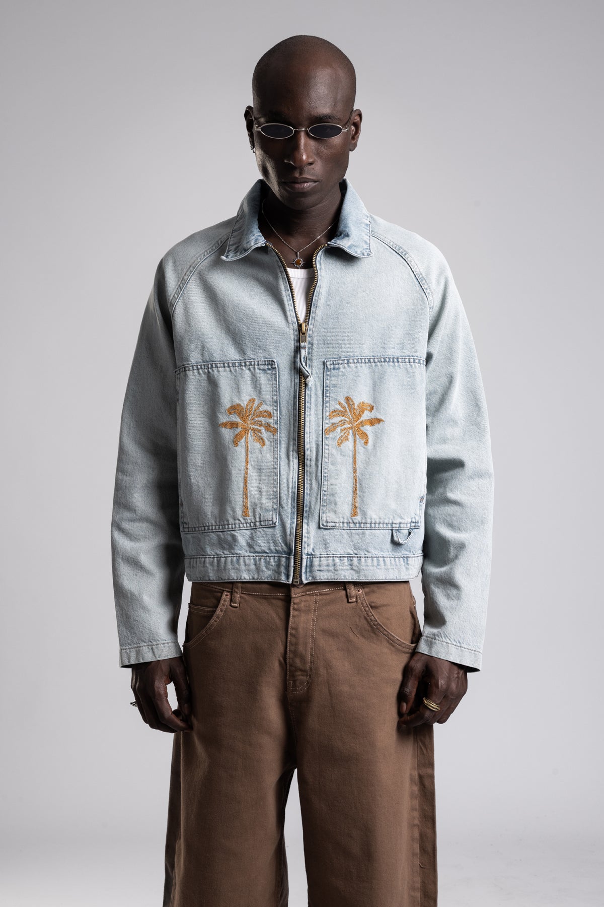 Büyük Ön Cepli Nakışlı Denim Ceket