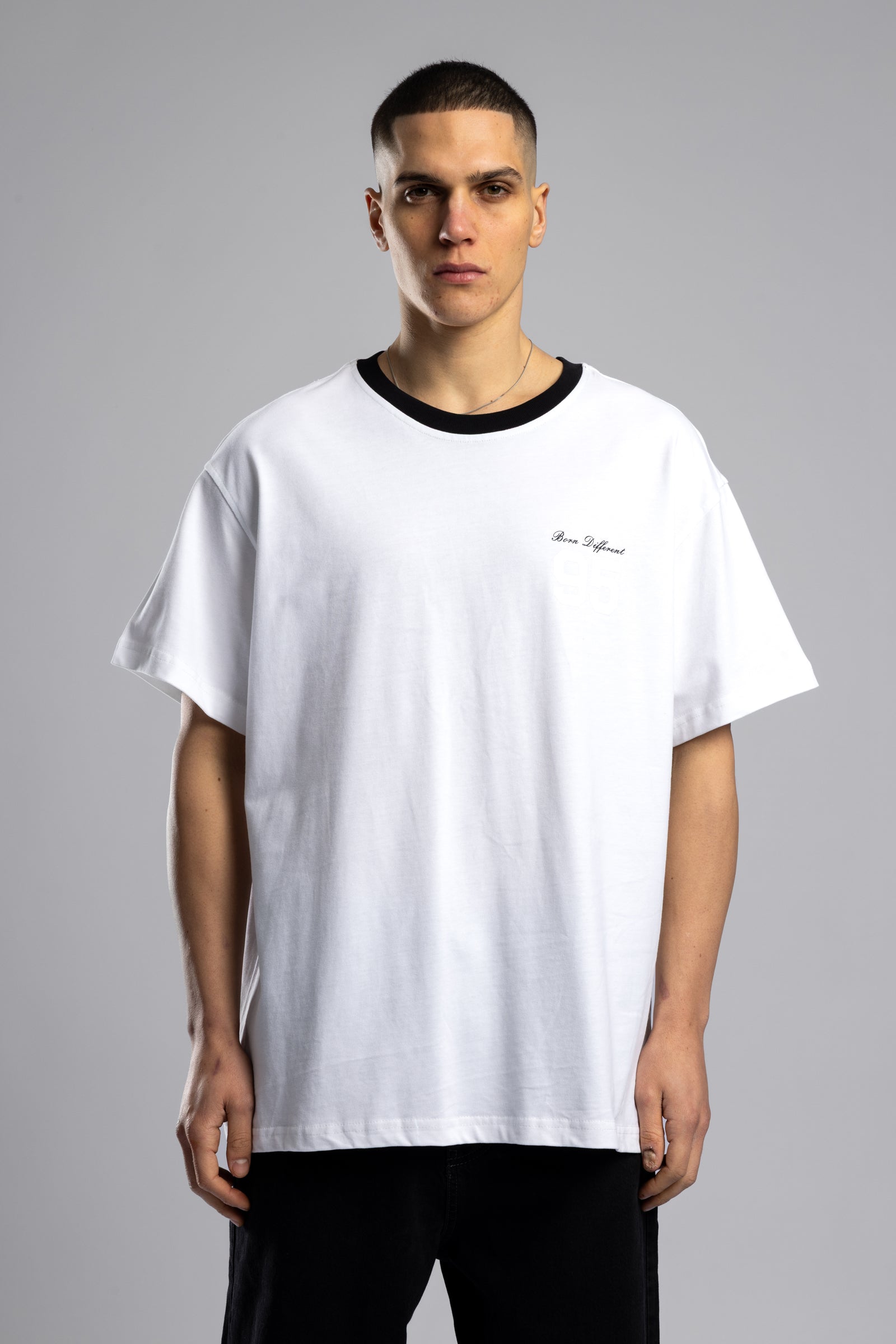 Oversize Kontrast Yakalı Baskılı T-shirt