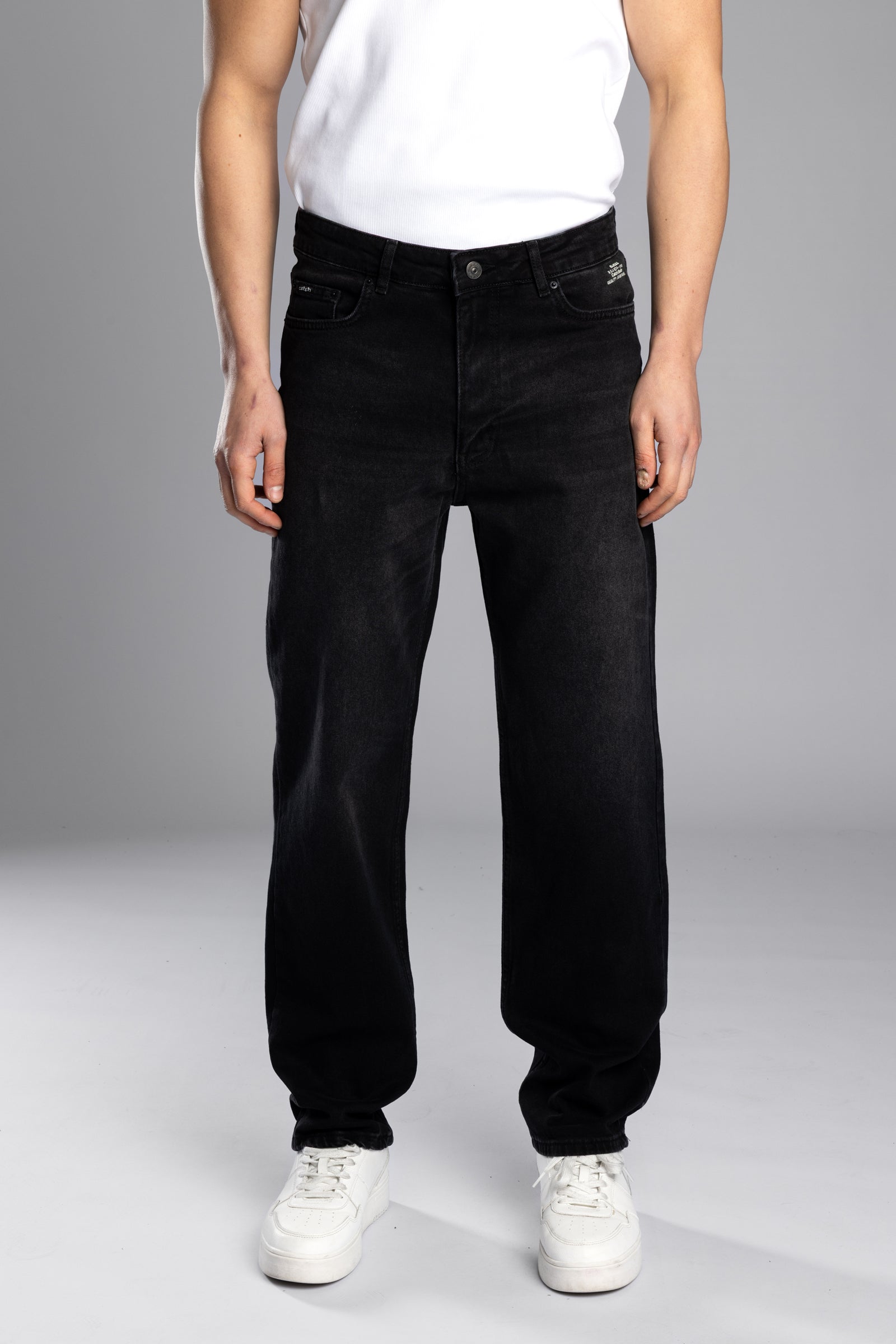Minimal Yazı Baskılı Jean