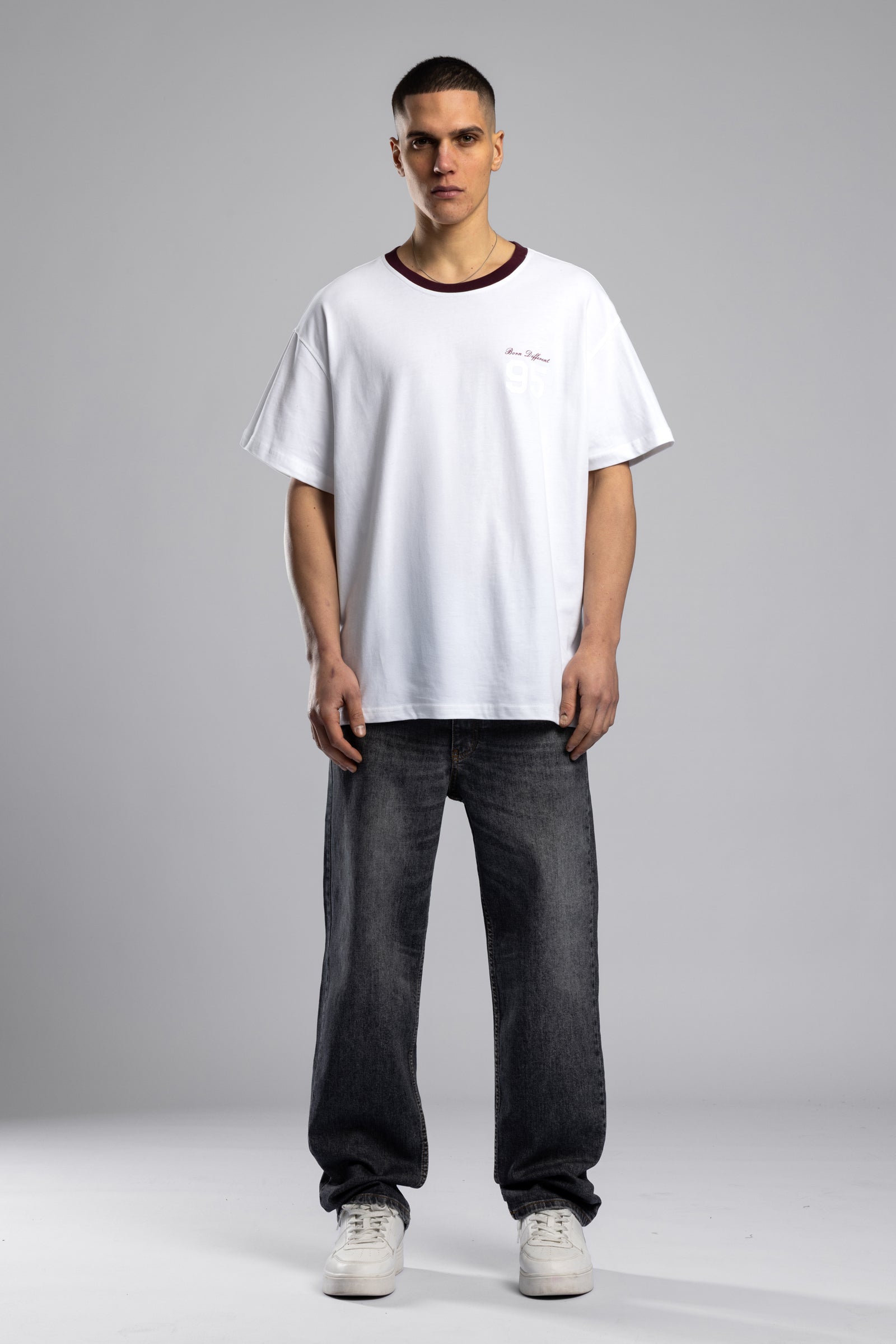 Oversize Kontrast Yakalı Baskılı T-shirt