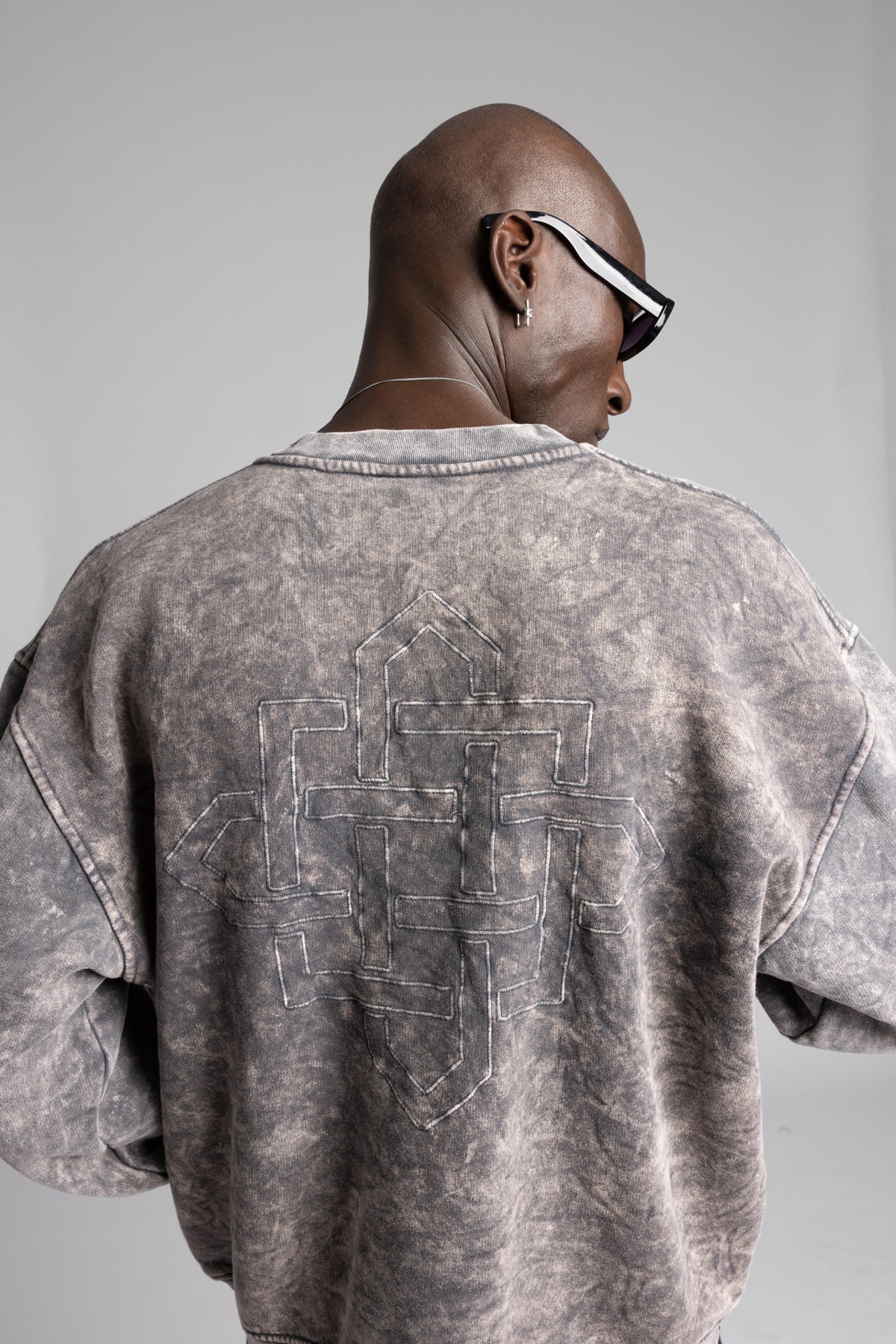 Nakışlı Yıkamalı Sweatshirt