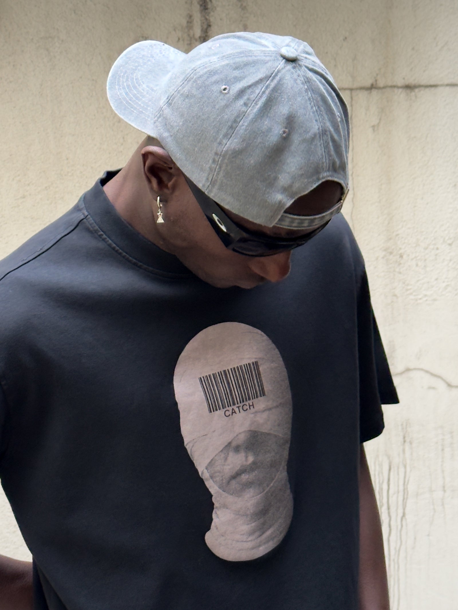 Hidden Face Baskılı T-Shirt