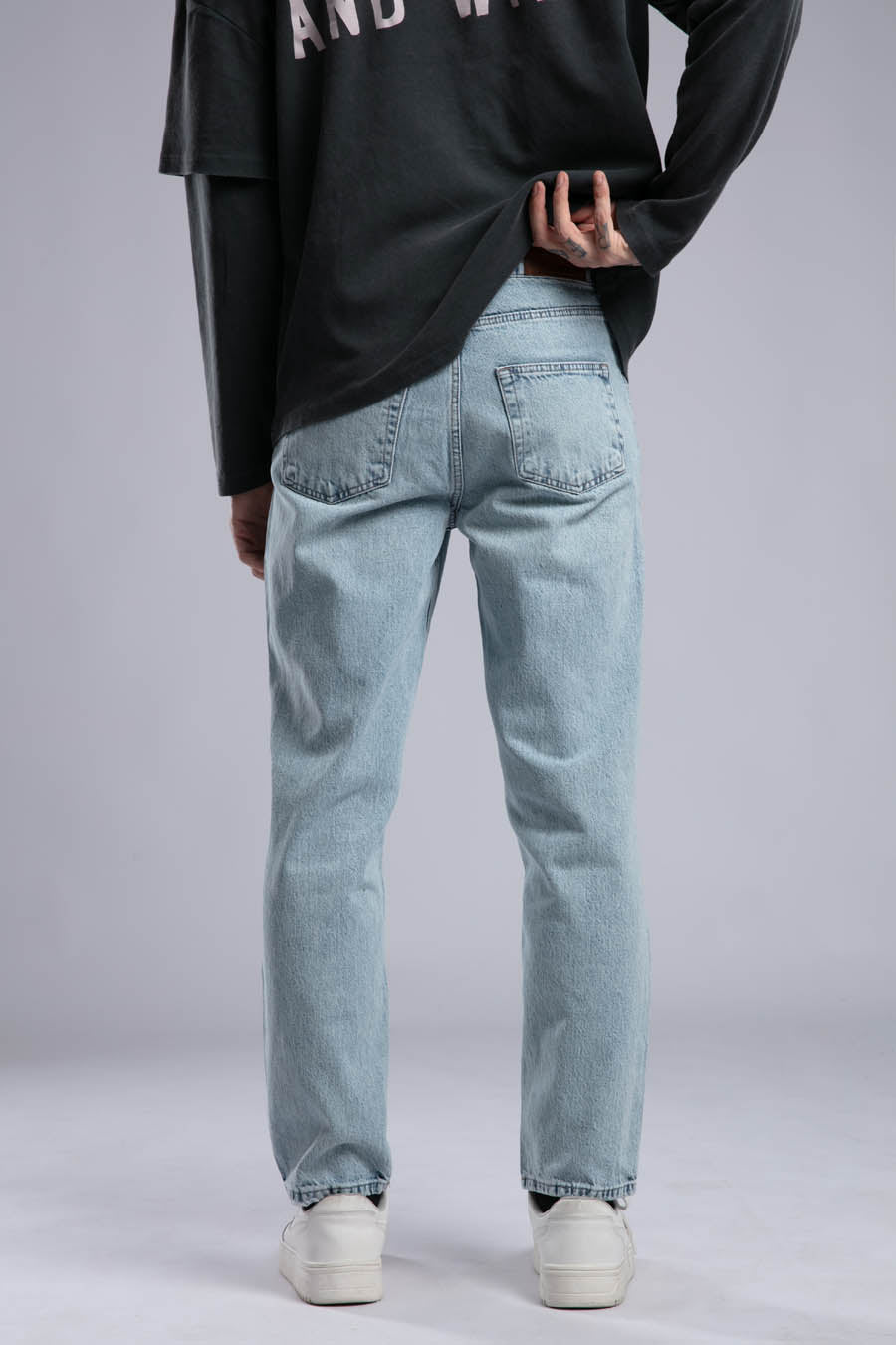 Relaxed Straight Fit Jean