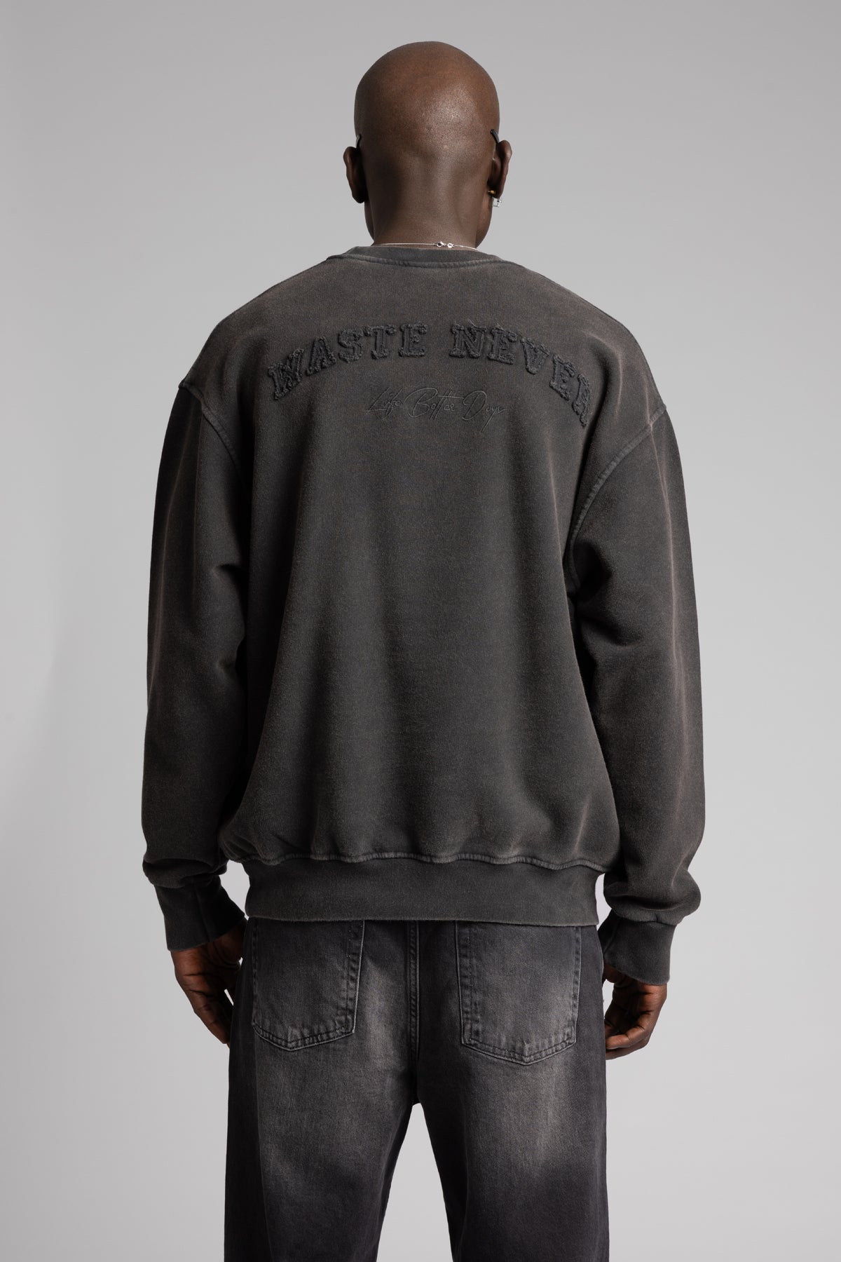 Nakışlı Yıkamalı Sweatshirt