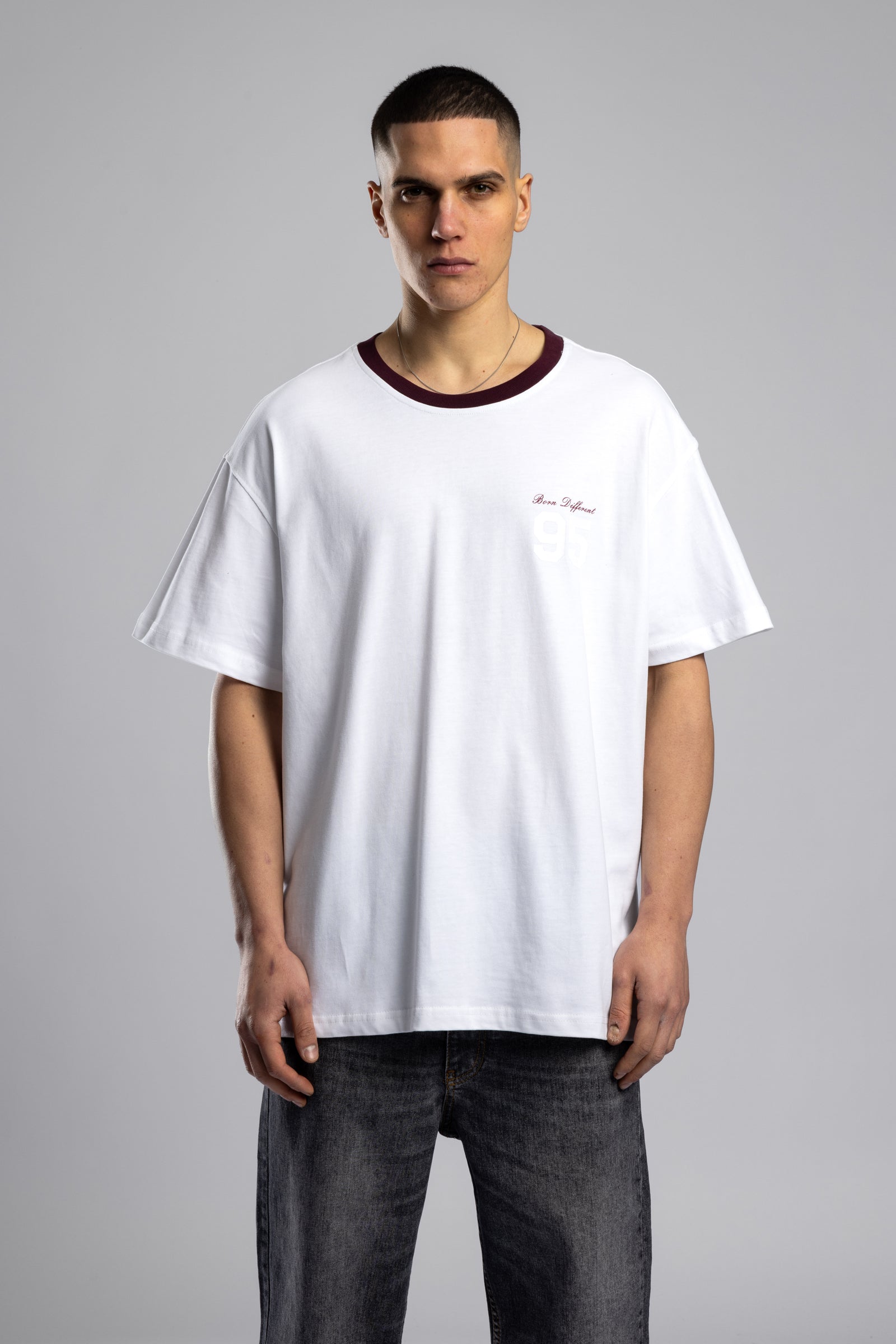 Oversize Kontrast Yakalı Baskılı T-shirt