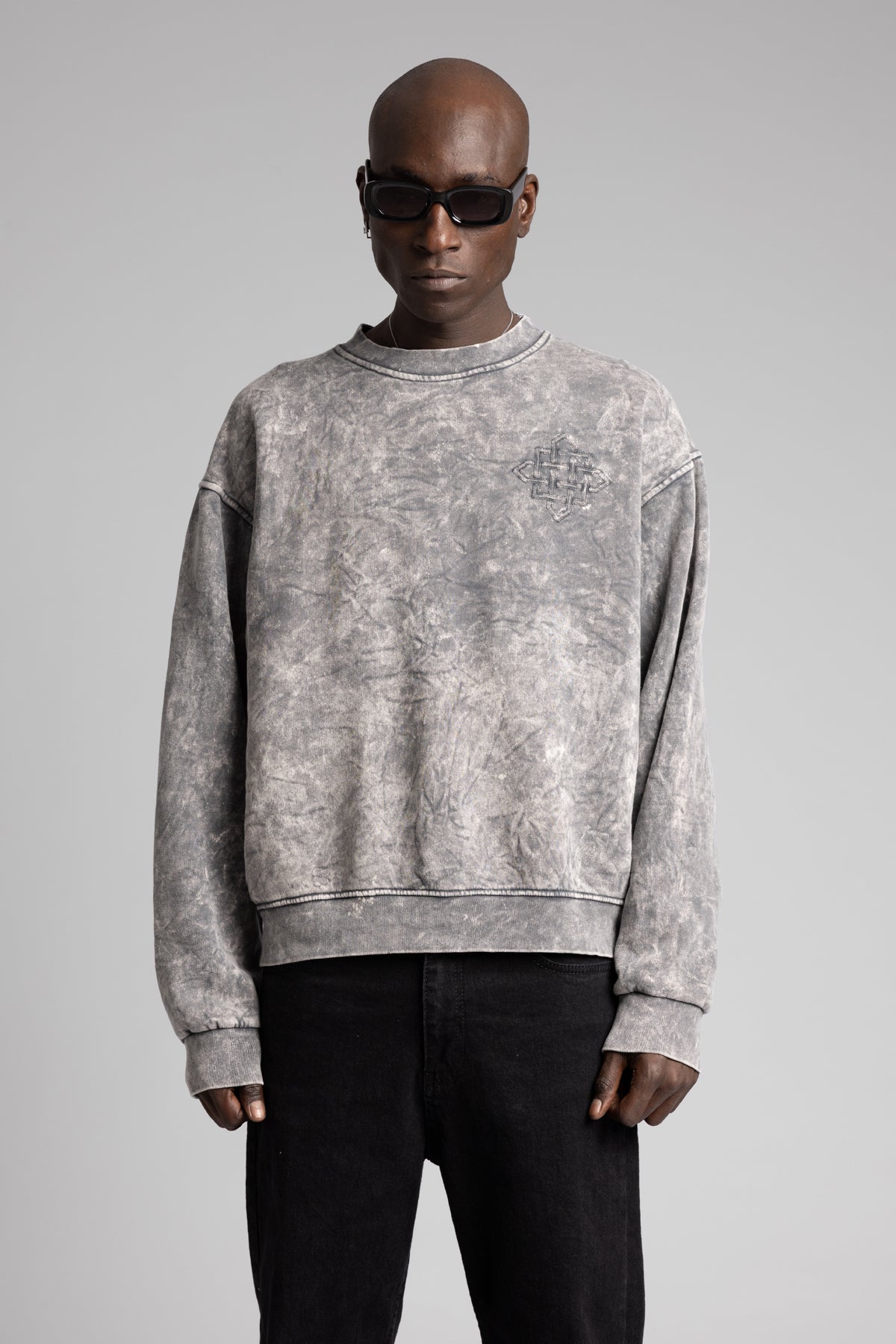 Nakışlı Yıkamalı Sweatshirt