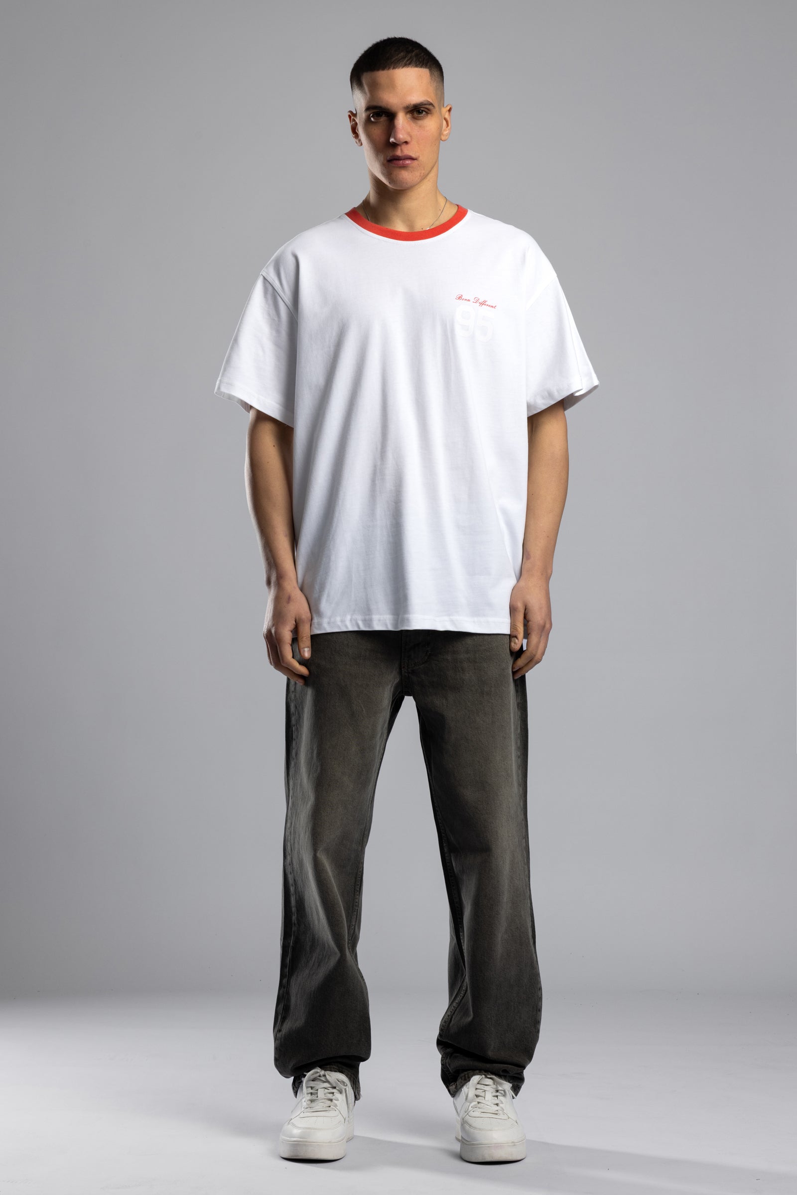 Oversize Kontrast Yakalı Baskılı T-shirt