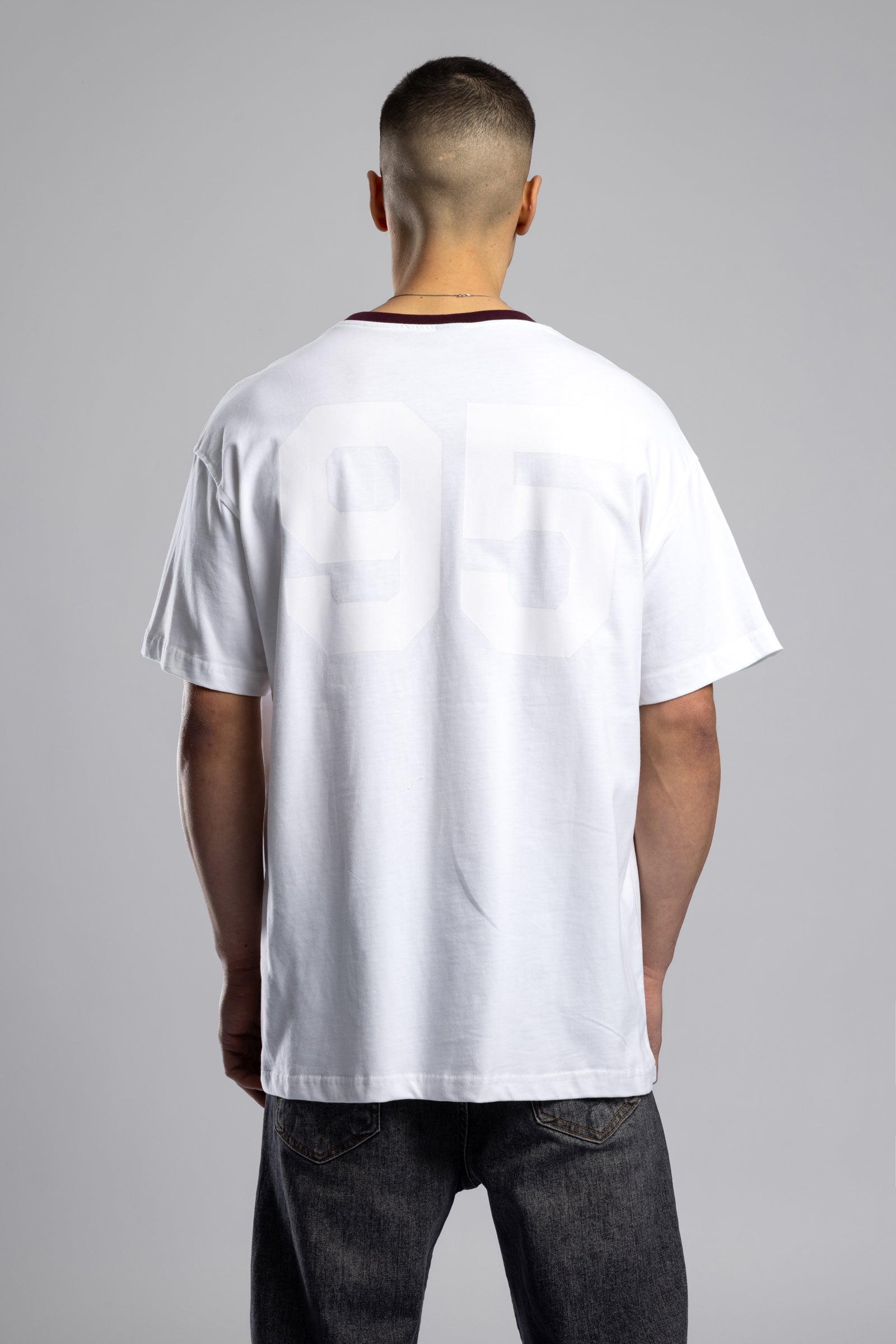 Oversize Kontrast Yakalı Baskılı T-shirt