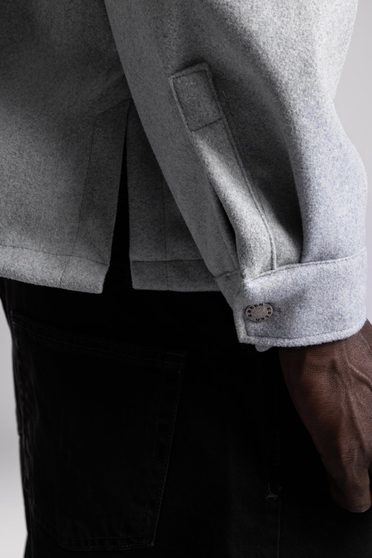 Arka Nakış Detaylı Kaşe Gömlek