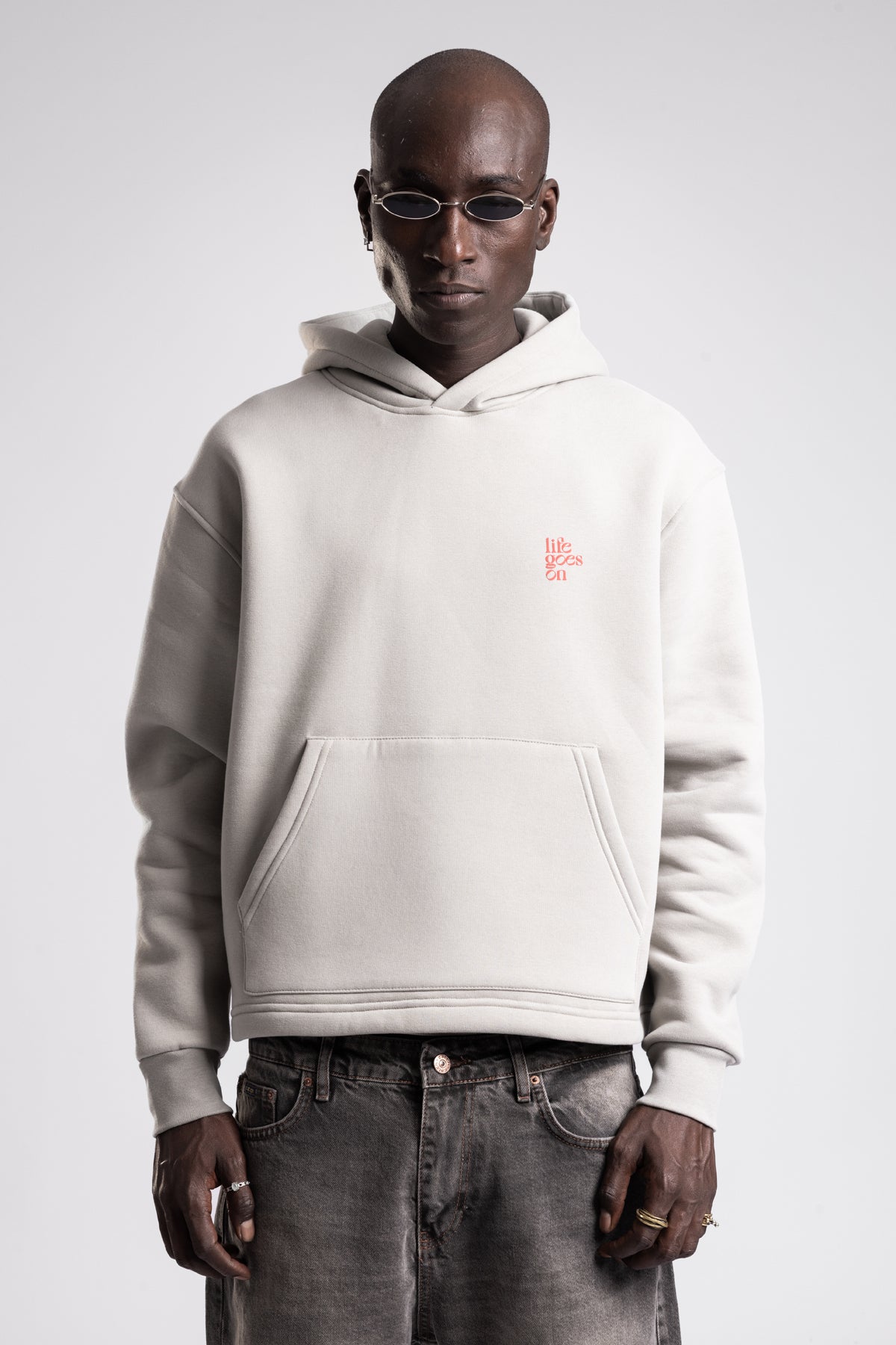 Kabartmalı Baskılı Kapüşonlu Sweatshirt