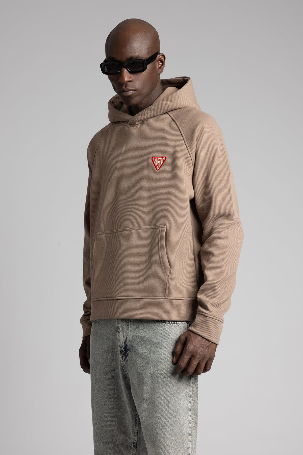 Minimal Nakış Detaylı Kapüşonlu Sweatshirt