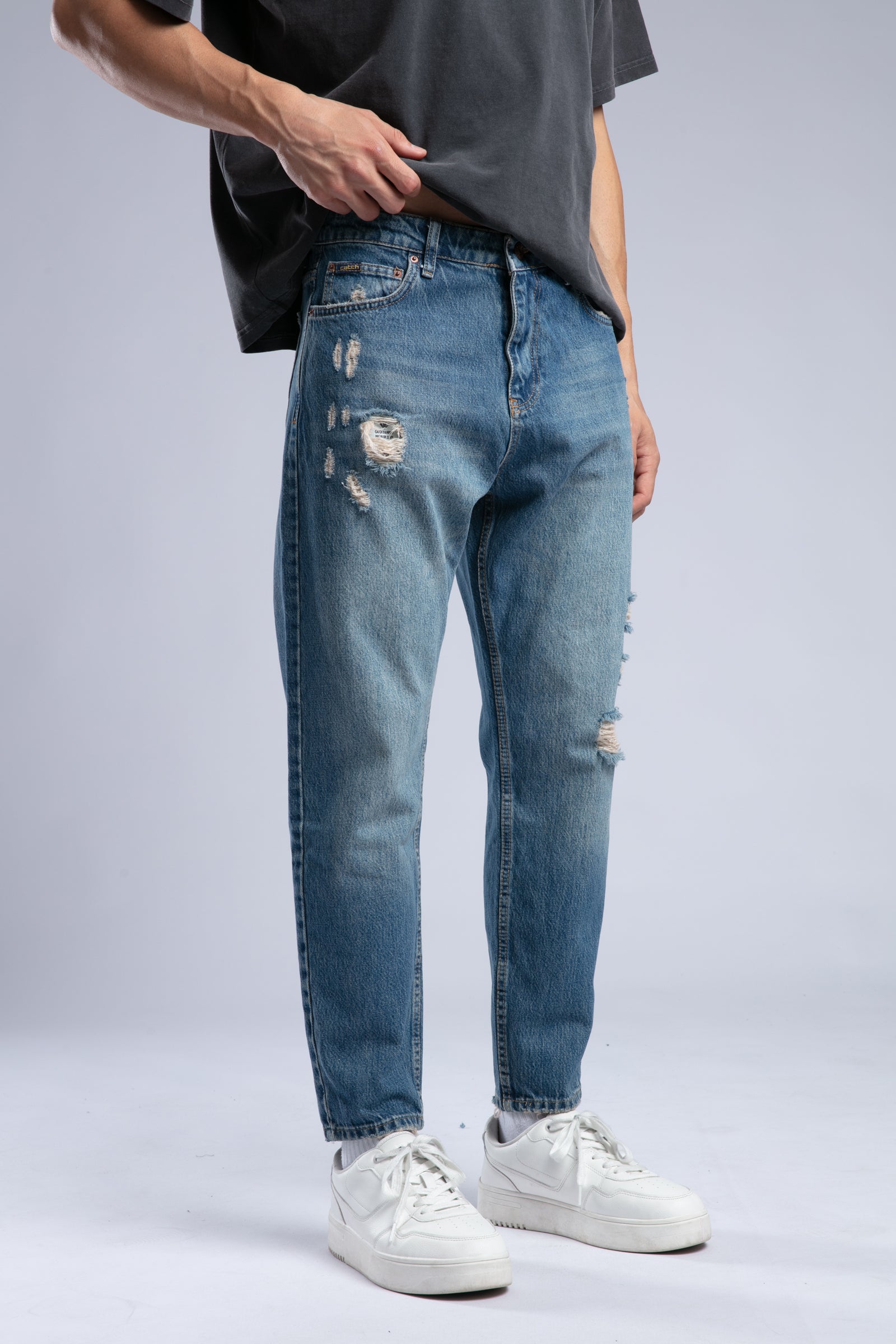 Yırtık Detaylı Yıkamalı Straight Fit Jean