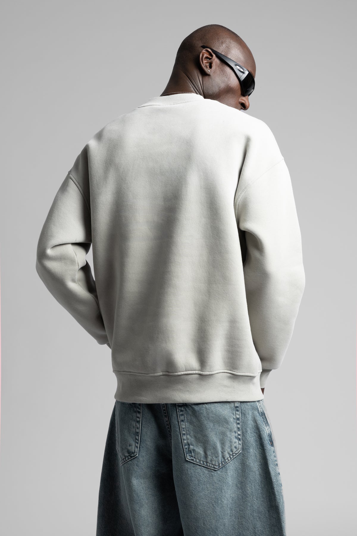 Minimal Yazı Detaylı Pistole Sweatshirt