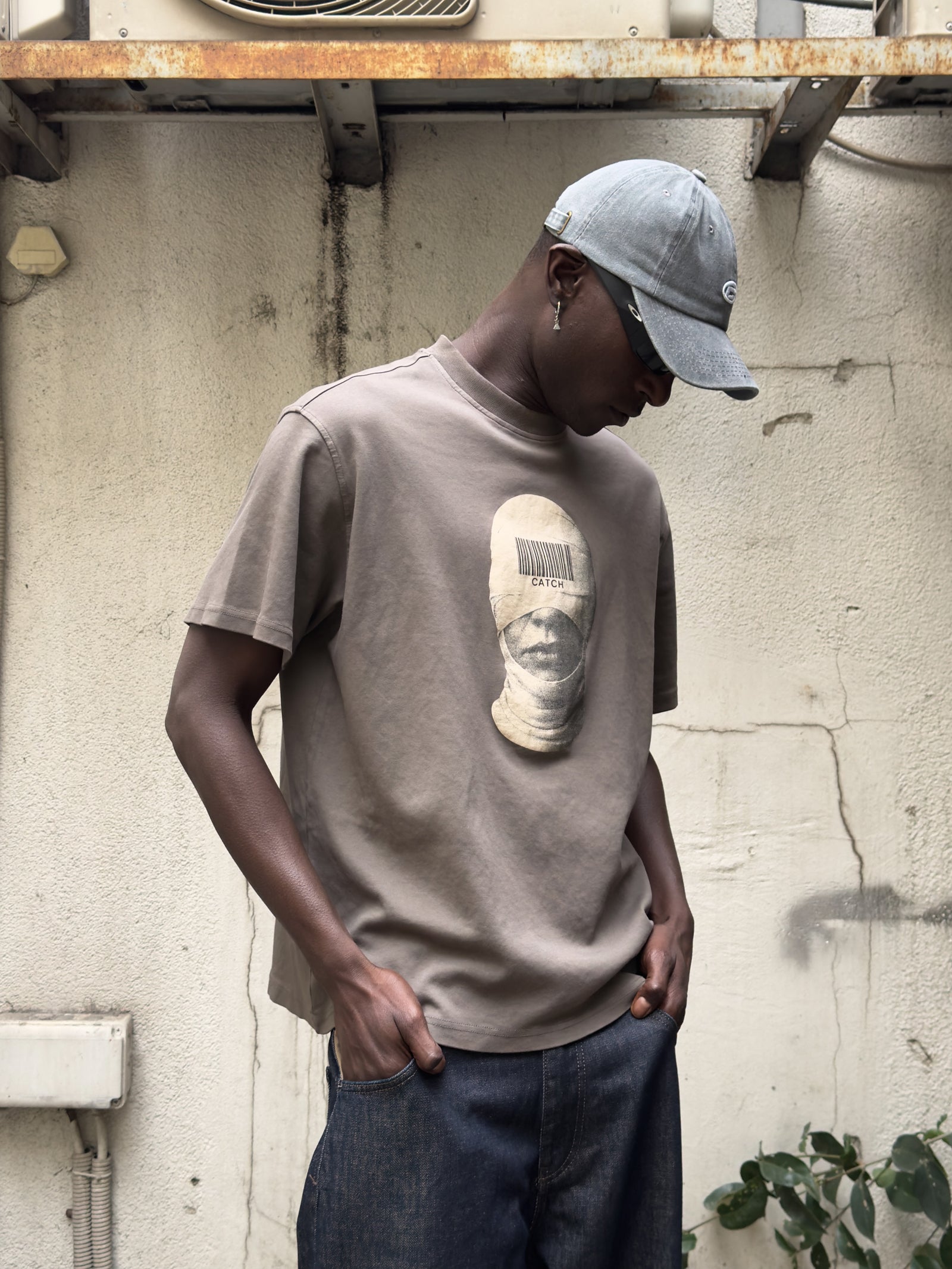 Hidden Face Baskılı T-Shirt