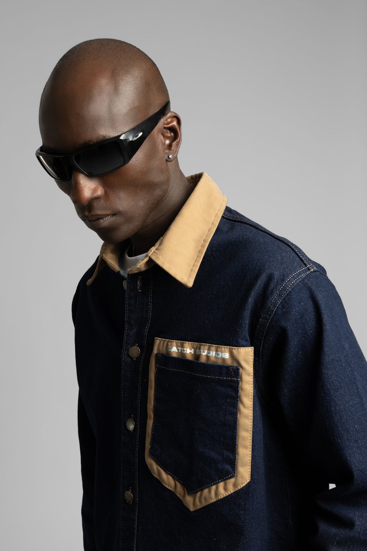 Kontrast Yakalı Denim Gömlek