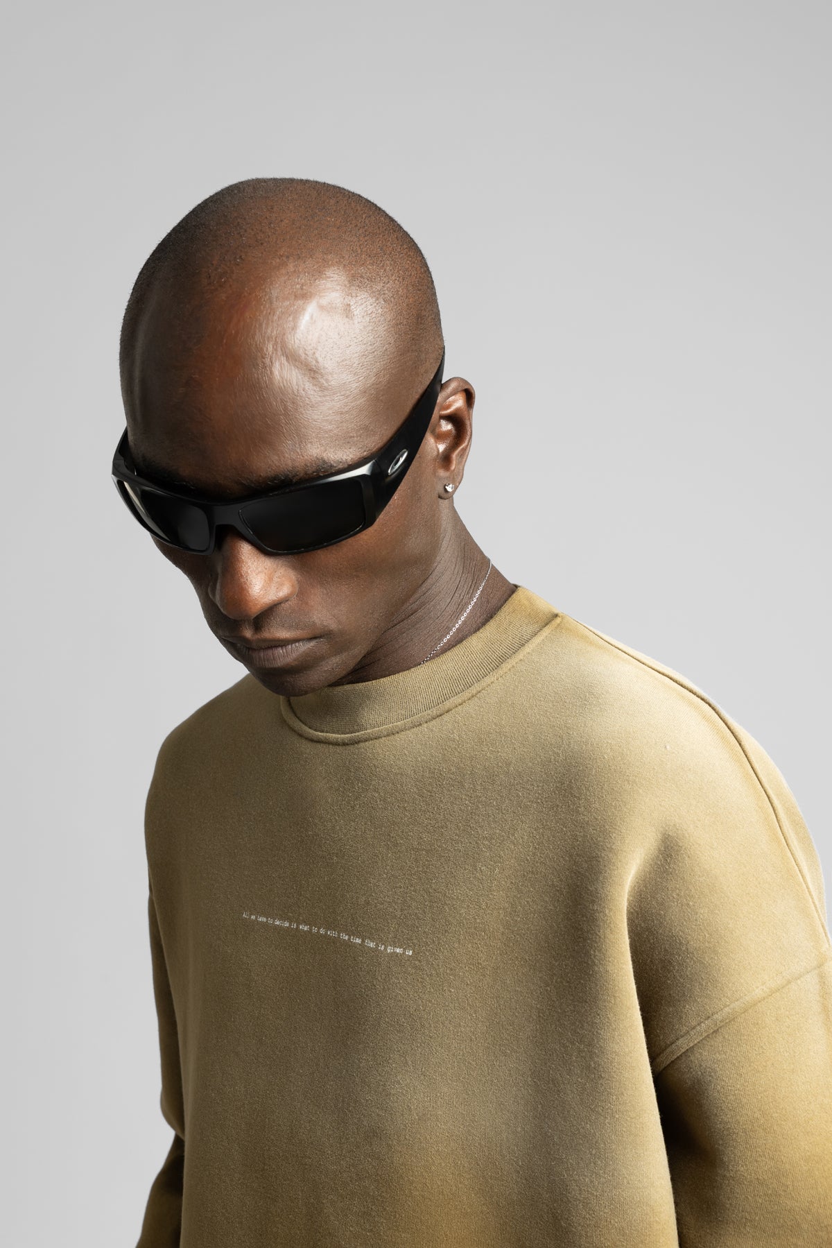 Minimal Yazı Detaylı Pistole Sweatshirt