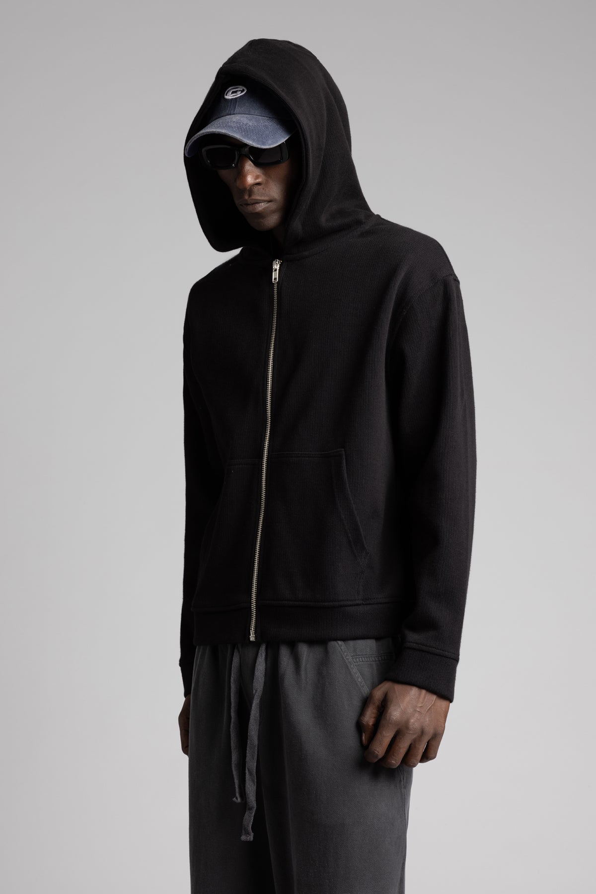 Diyagonal Kapüşonlu Fermuarlı Sweatshirt