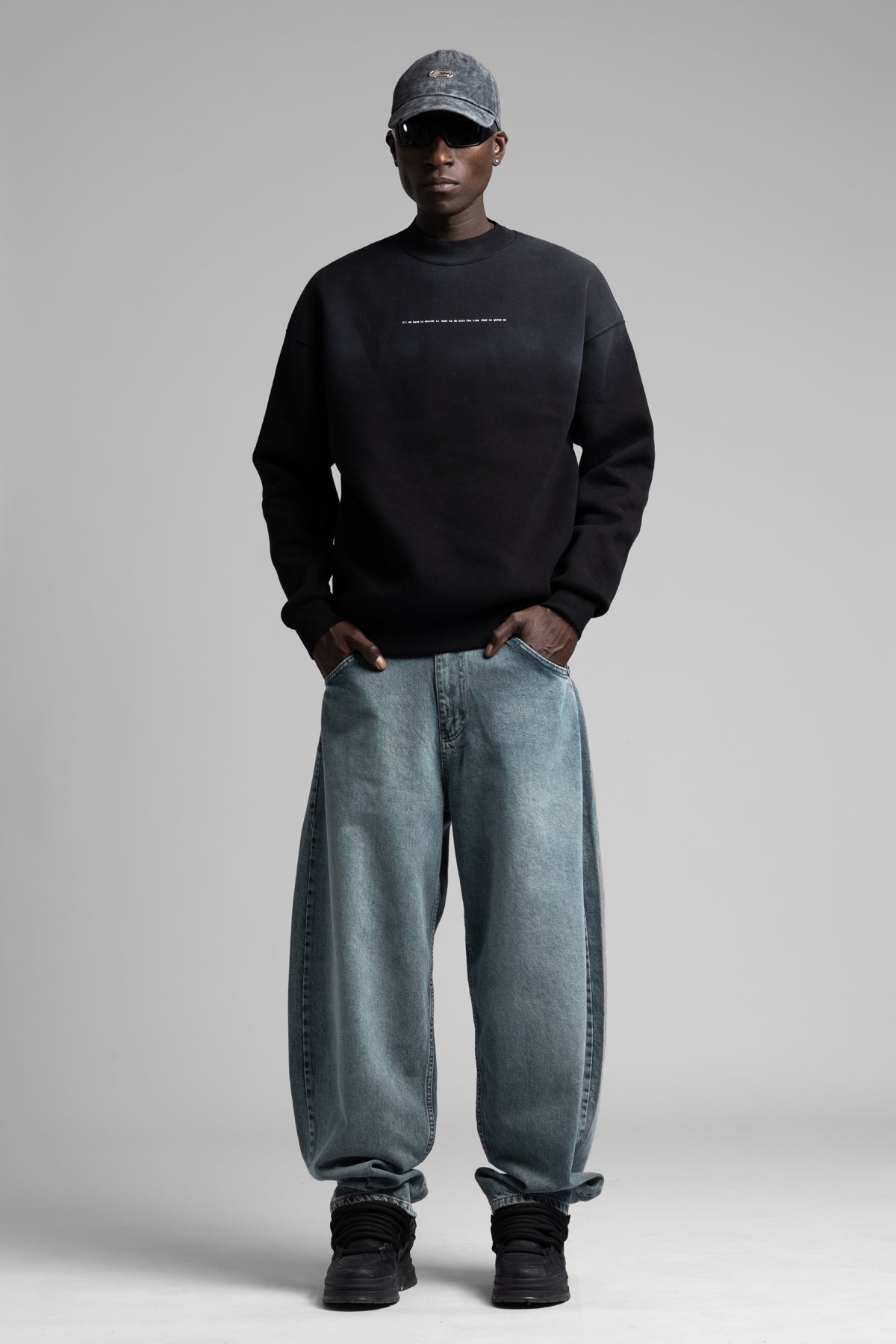 Minimal Yazı Detaylı Pistole Sweatshirt