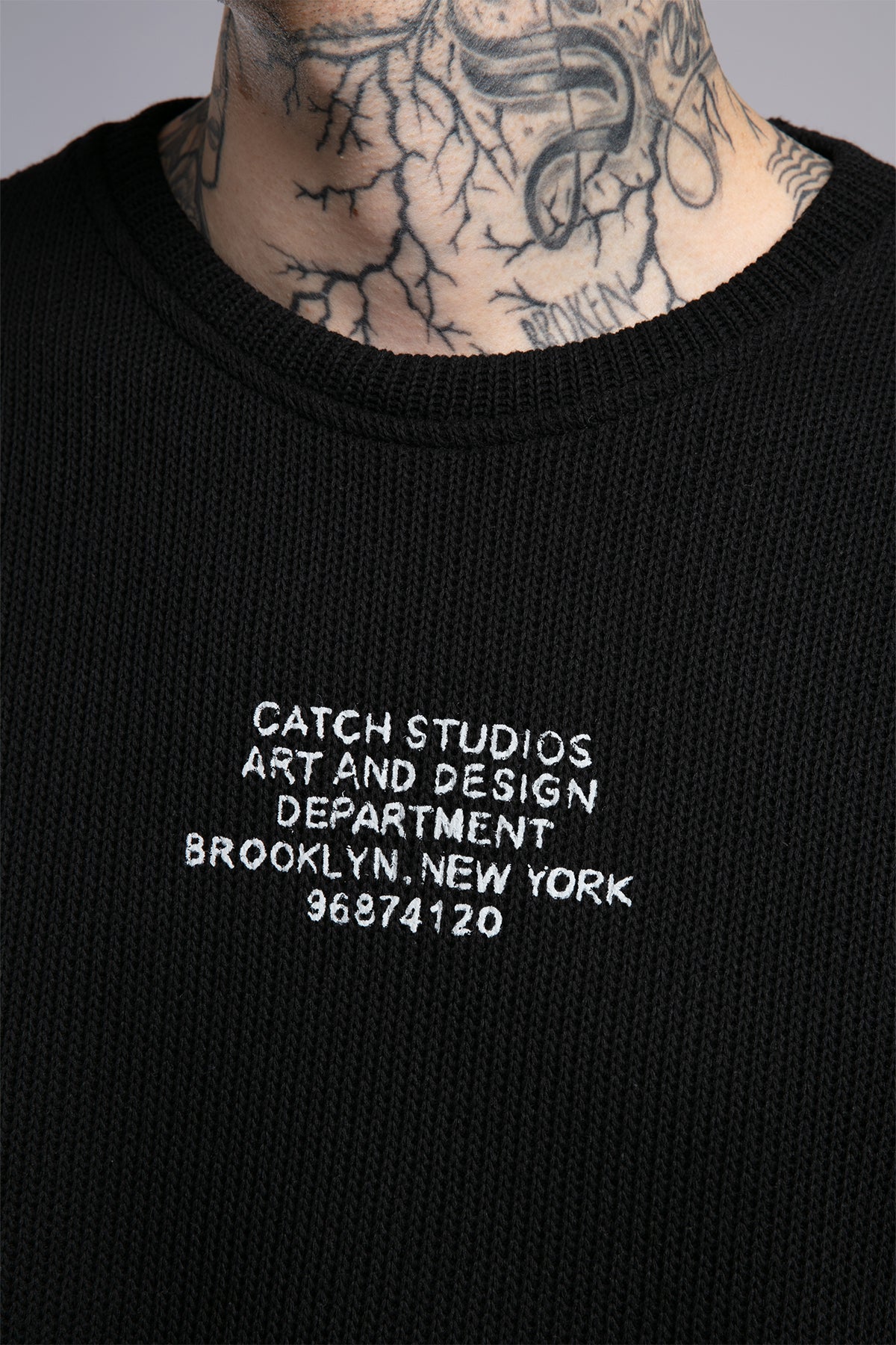 Minimal Baskılı Triko Kazak