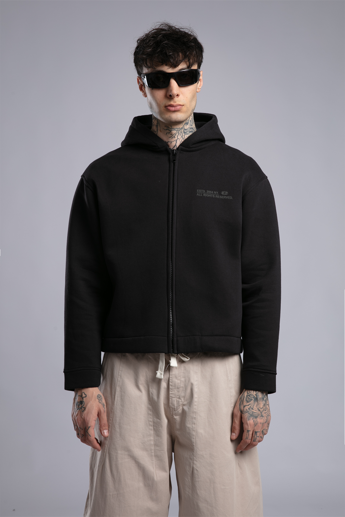Kabartma Yazılı Fermuarlı Kapüşonlu Sweatshirt