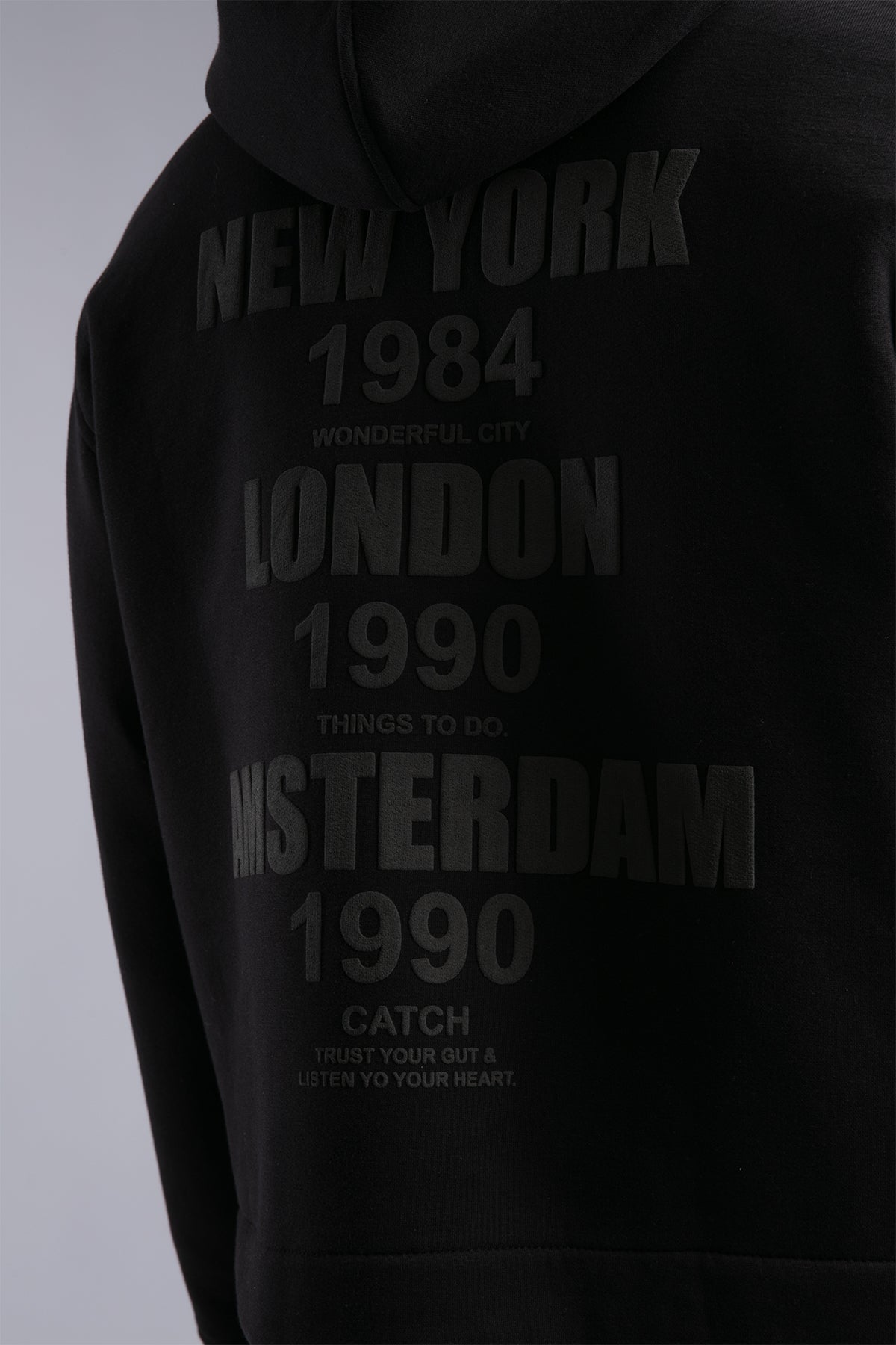 Kabartma Yazılı Fermuarlı Kapüşonlu Sweatshirt