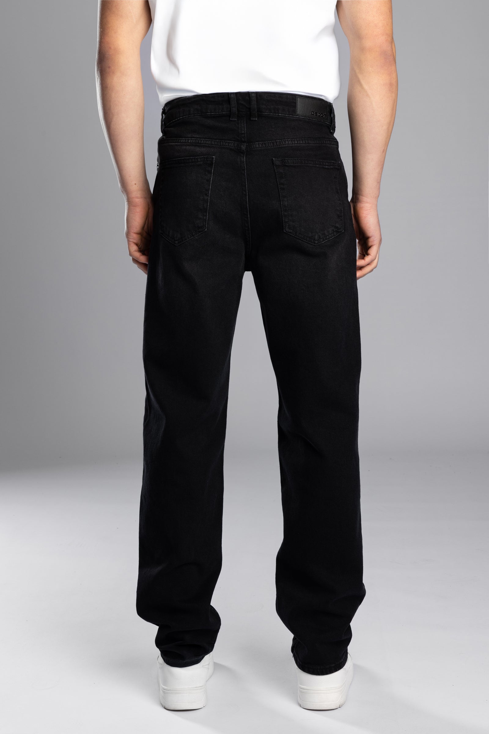Minimal Yazı Baskılı Jean