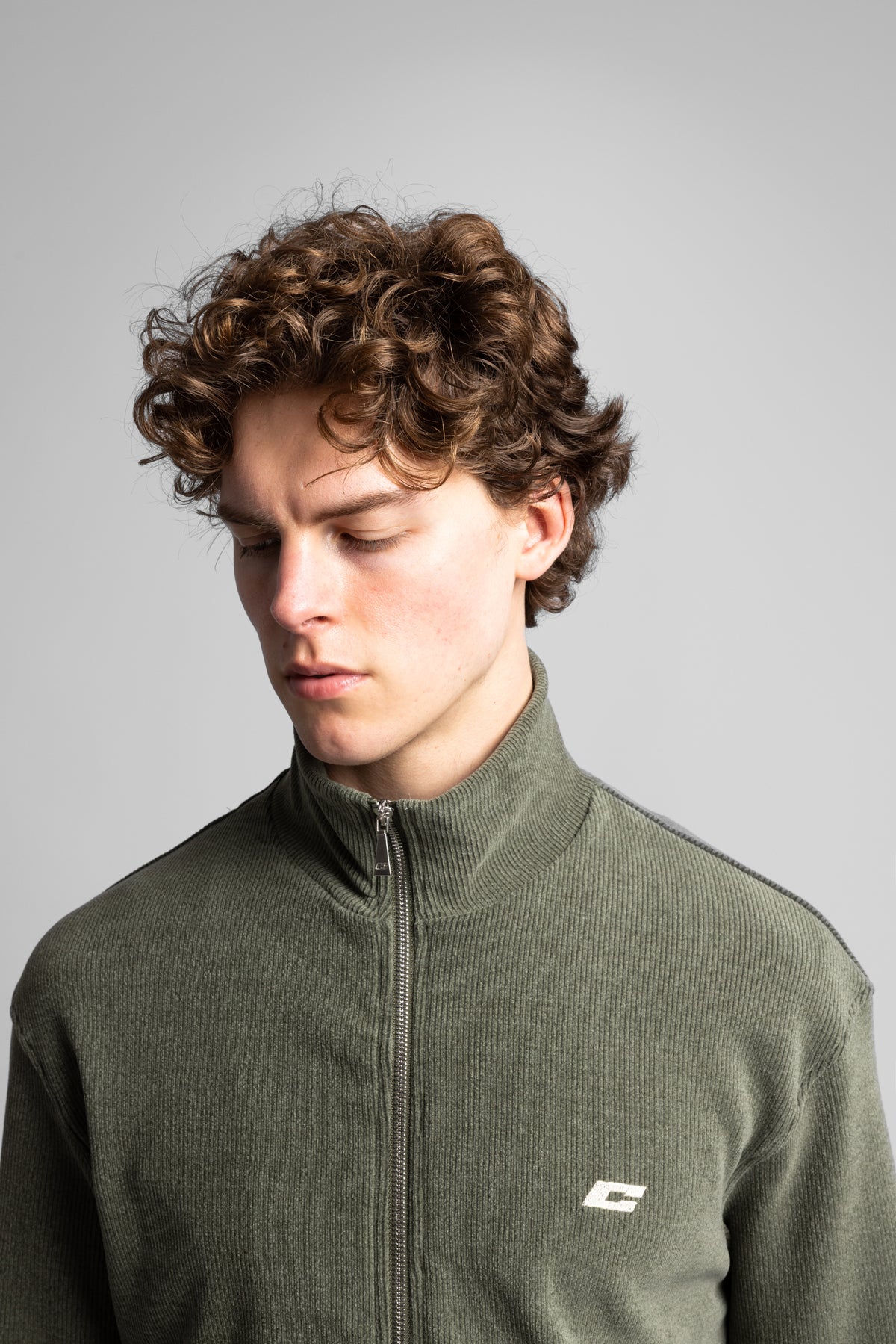 Dik Yaka Fermuarlı Fitilli Sweatshirt