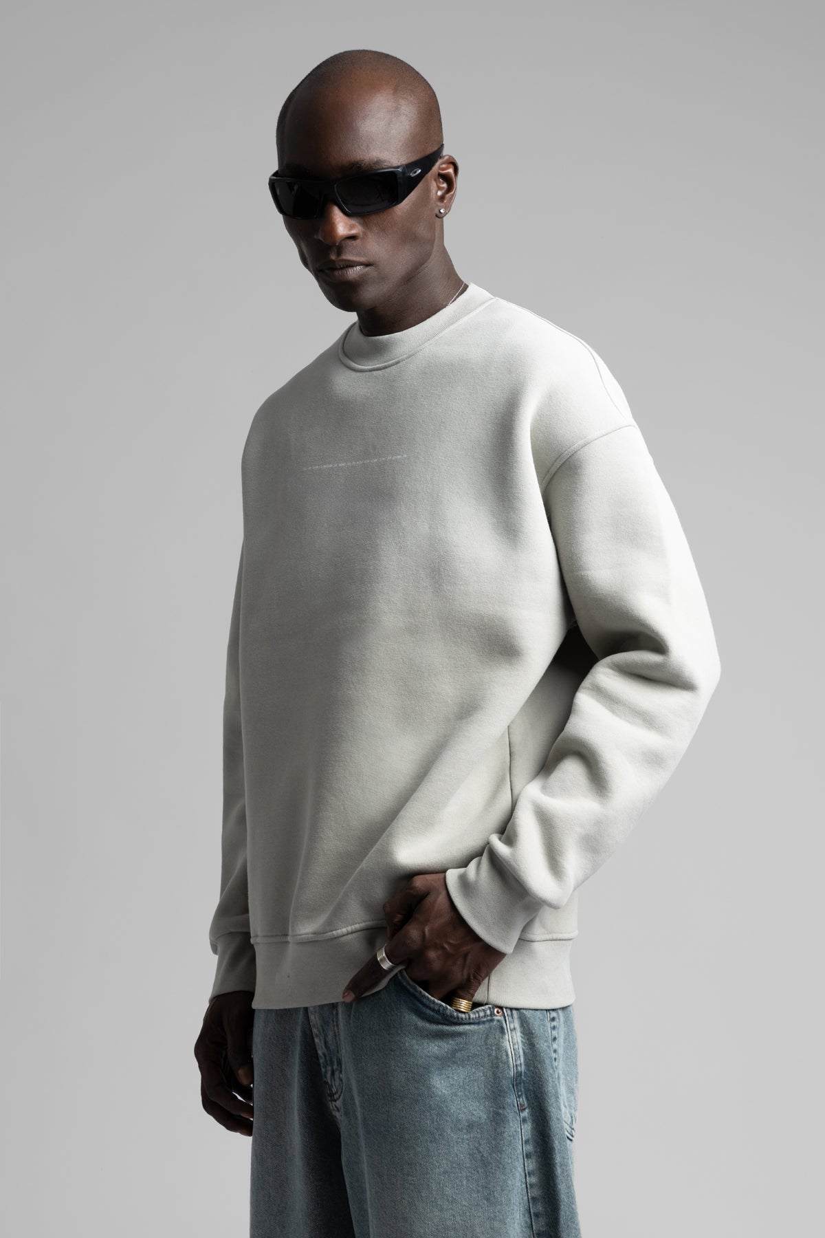 Minimal Yazı Detaylı Pistole Sweatshirt