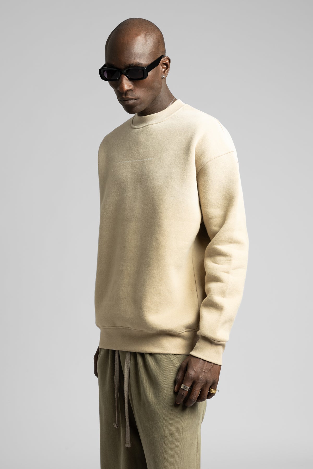 Minimal Yazı Detaylı Pistole Sweatshirt