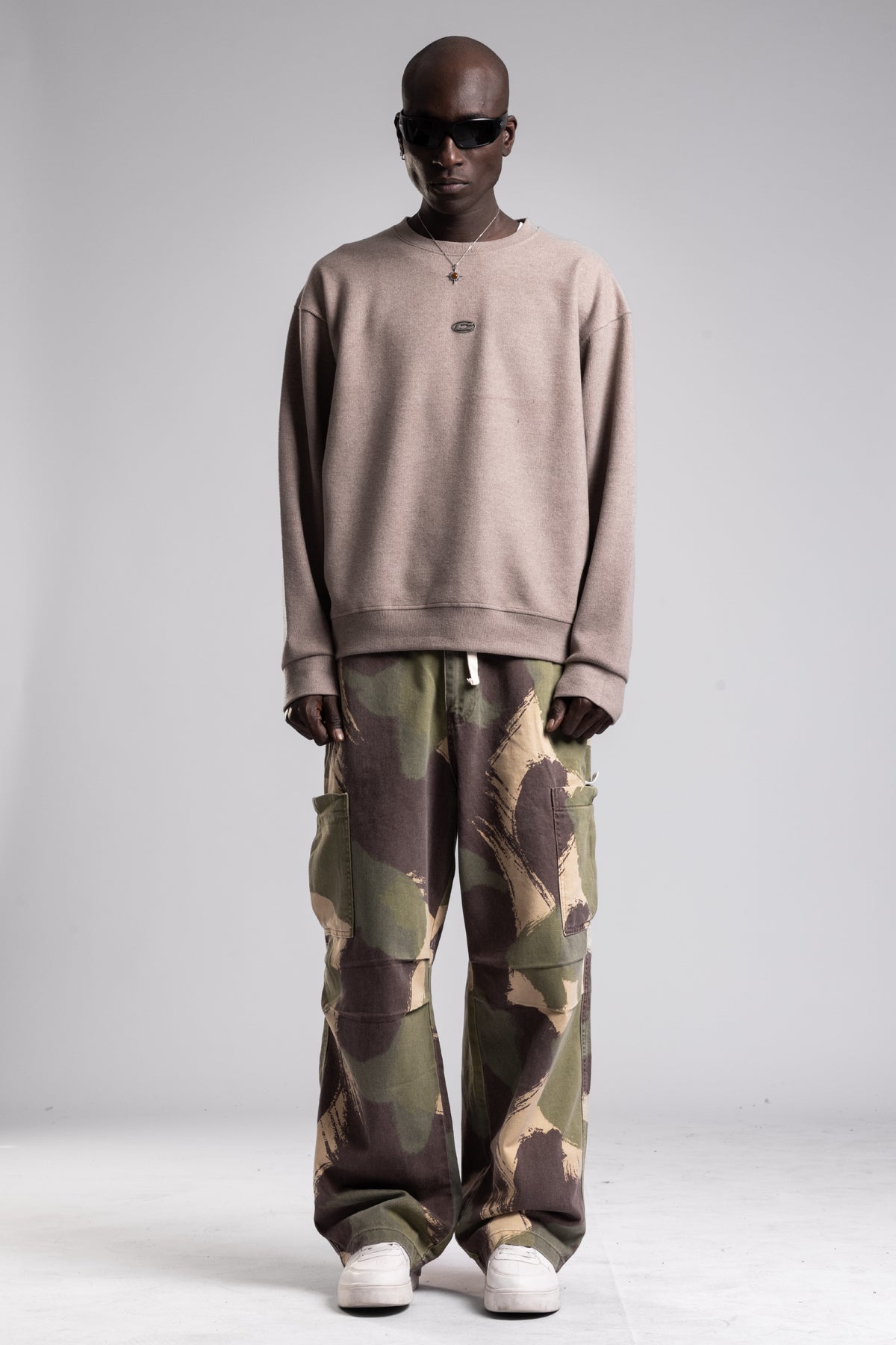 Metal Logo Detaylı Triko Sweatshirt