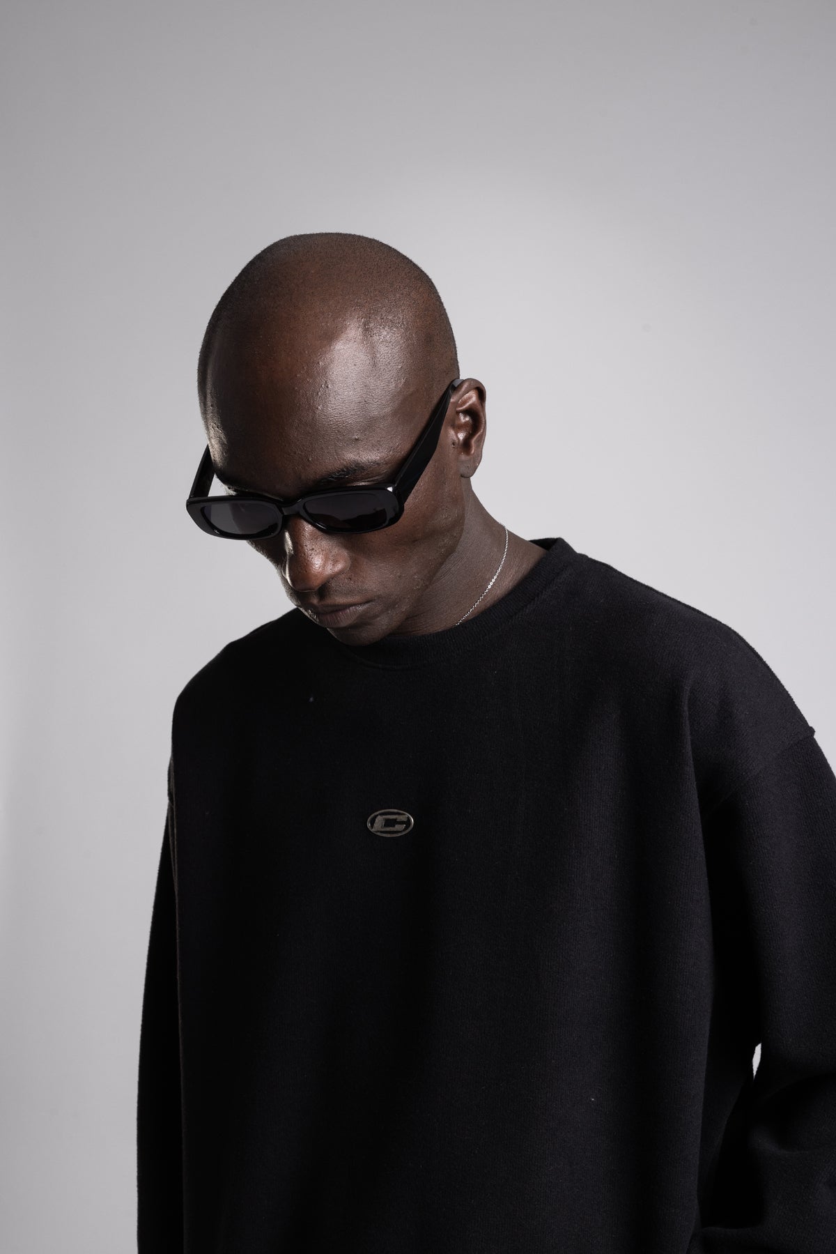 Metal Logo Detaylı Triko Sweatshirt