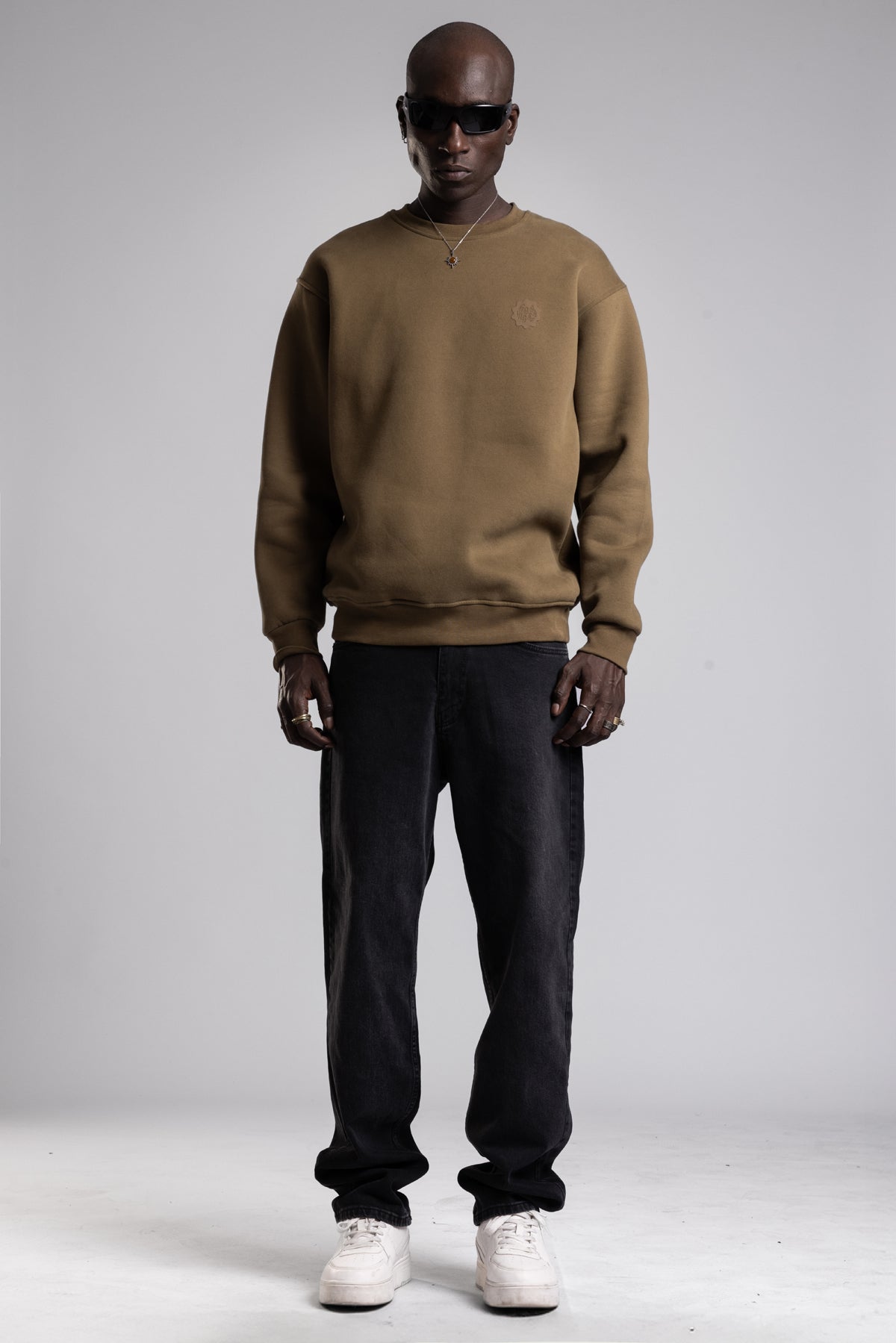 Minimal Kabartma Yazılı Sweatshirt