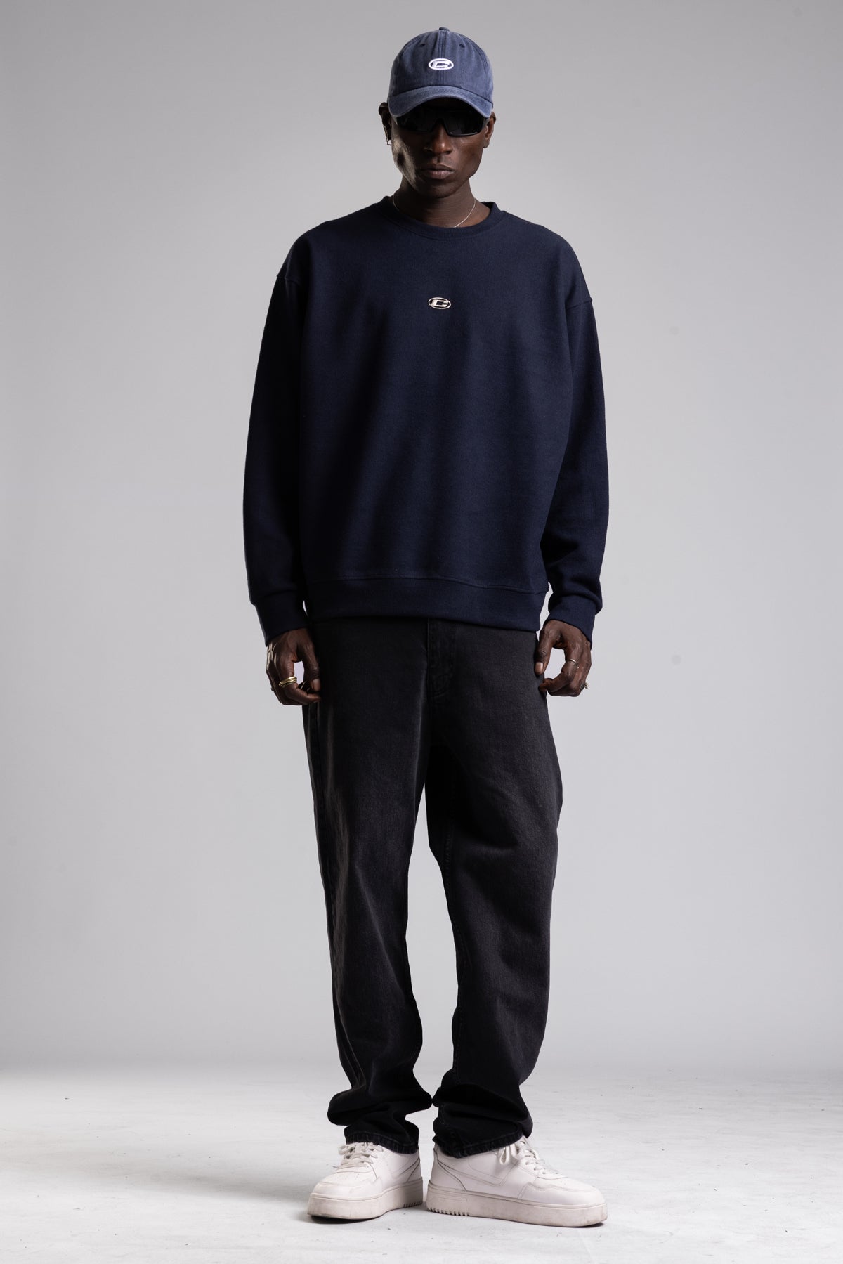 Metal Logo Detaylı Triko Sweatshirt