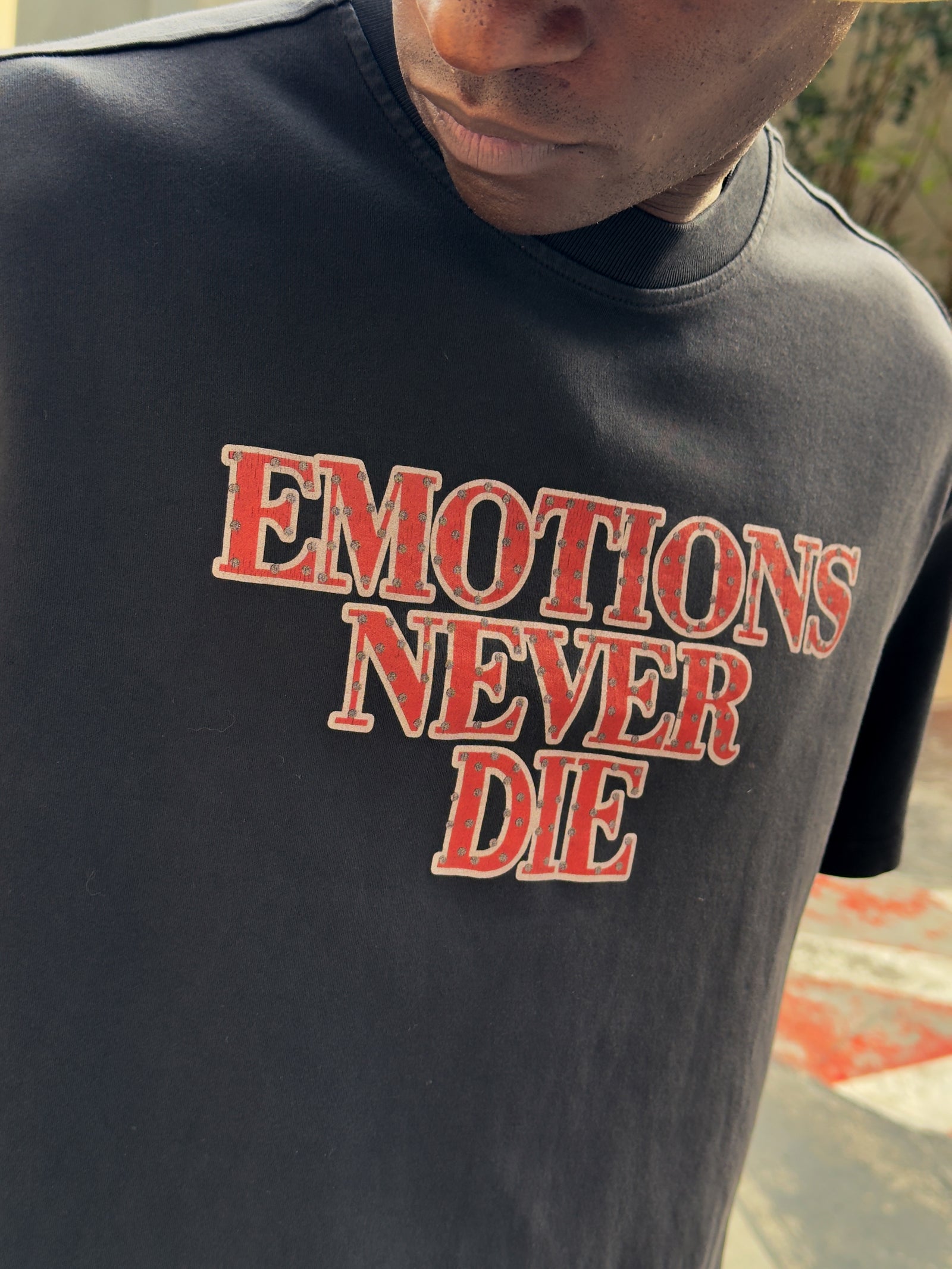 Emotions Never Die Baskılı T-Shirt