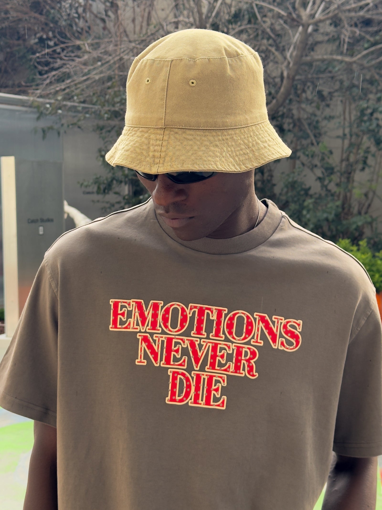 Emotions Never Die Baskılı T-Shirt