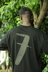 Sırtta ‘7’ Kabartma Baskılı T-Shirt