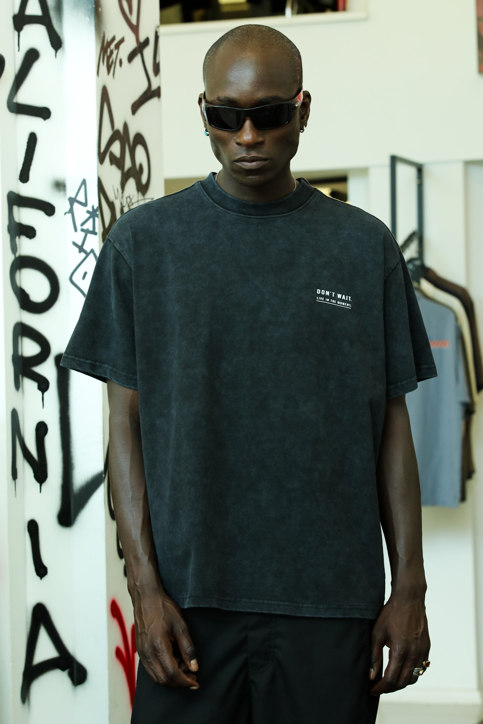 'Life In The Moment' Baskı Detaylı T-Shirt