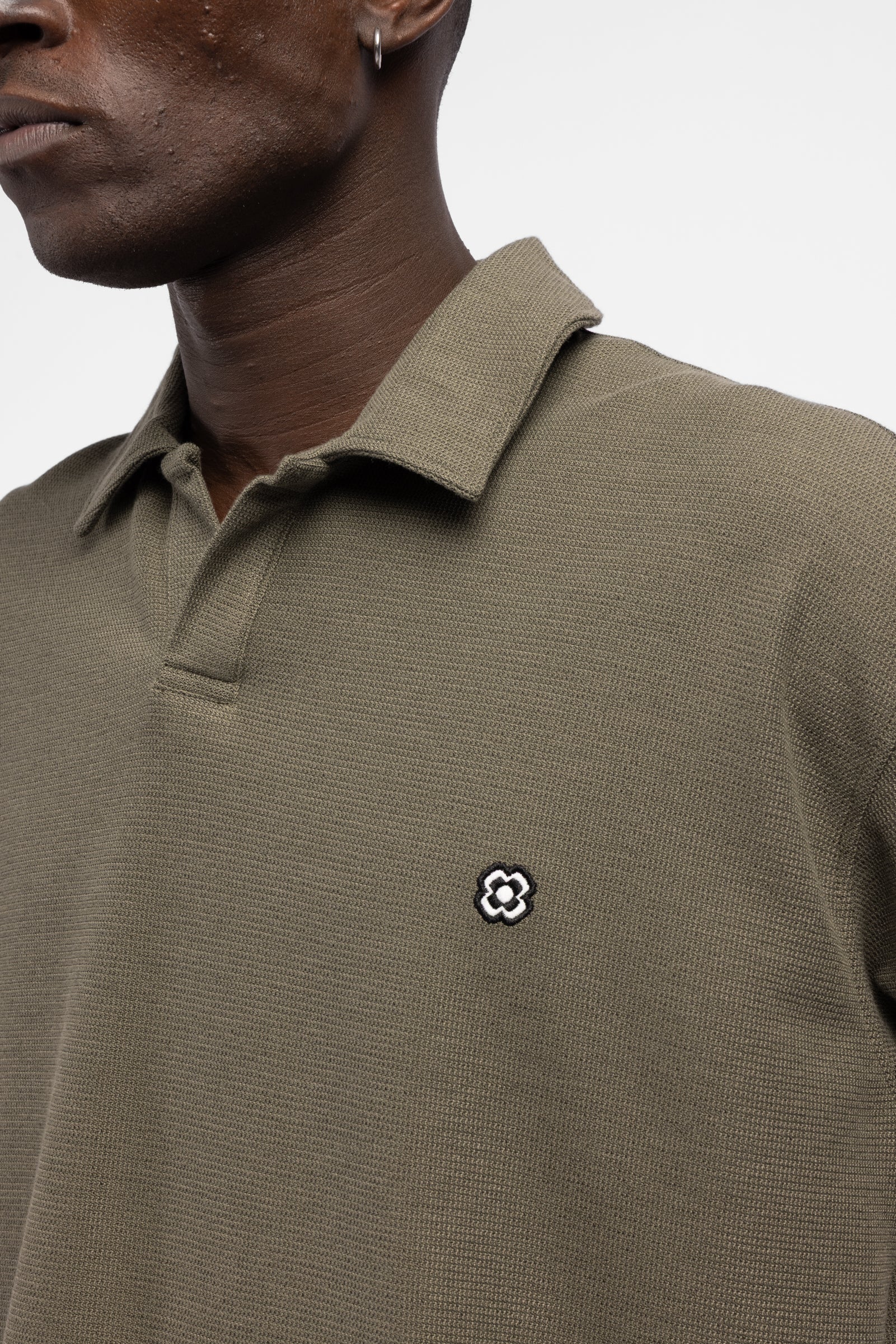 Minimal Nakışlı Polo Yaka T-Shirt