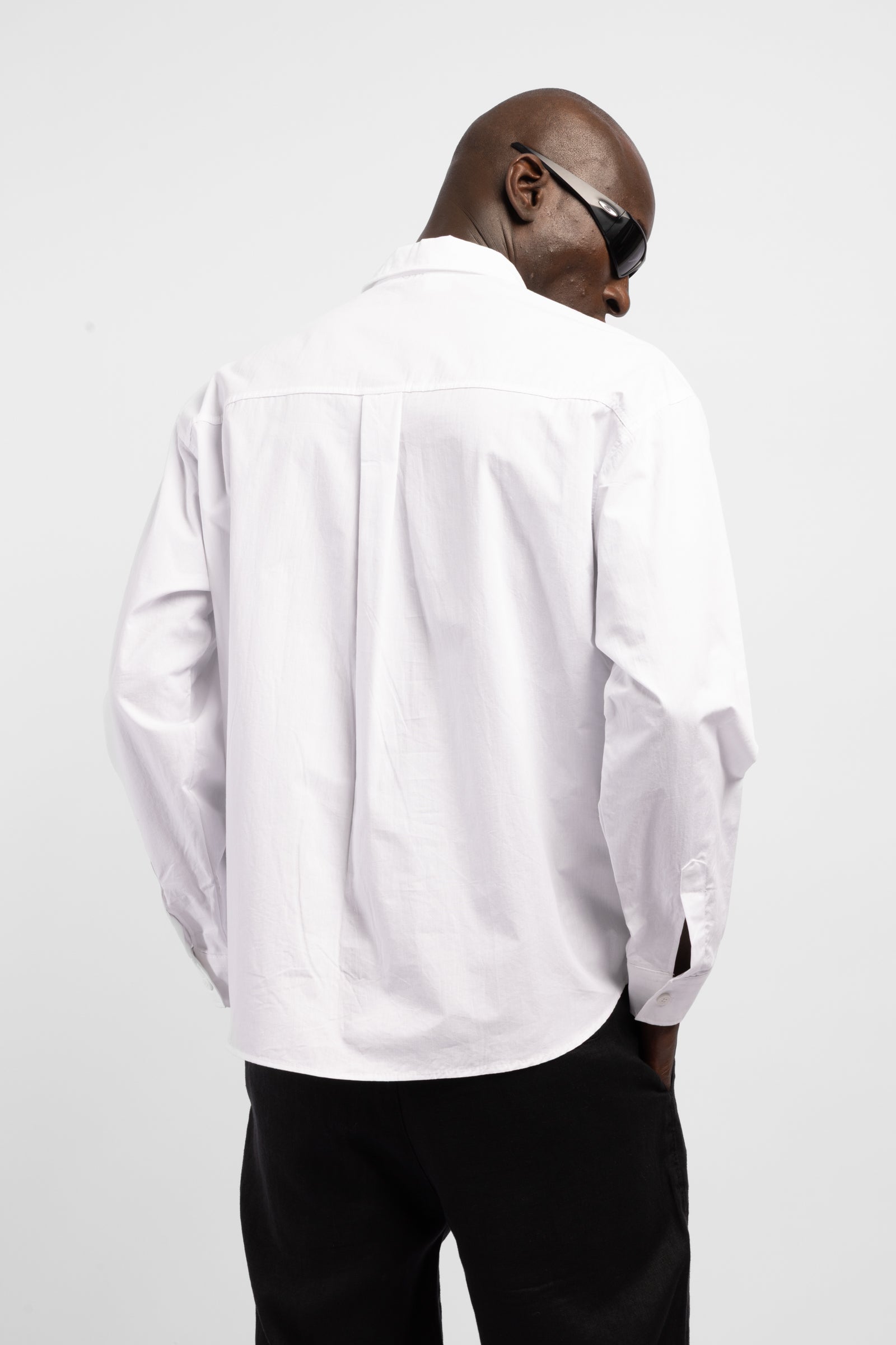 Minimal Etiket Detaylı Gömlek
