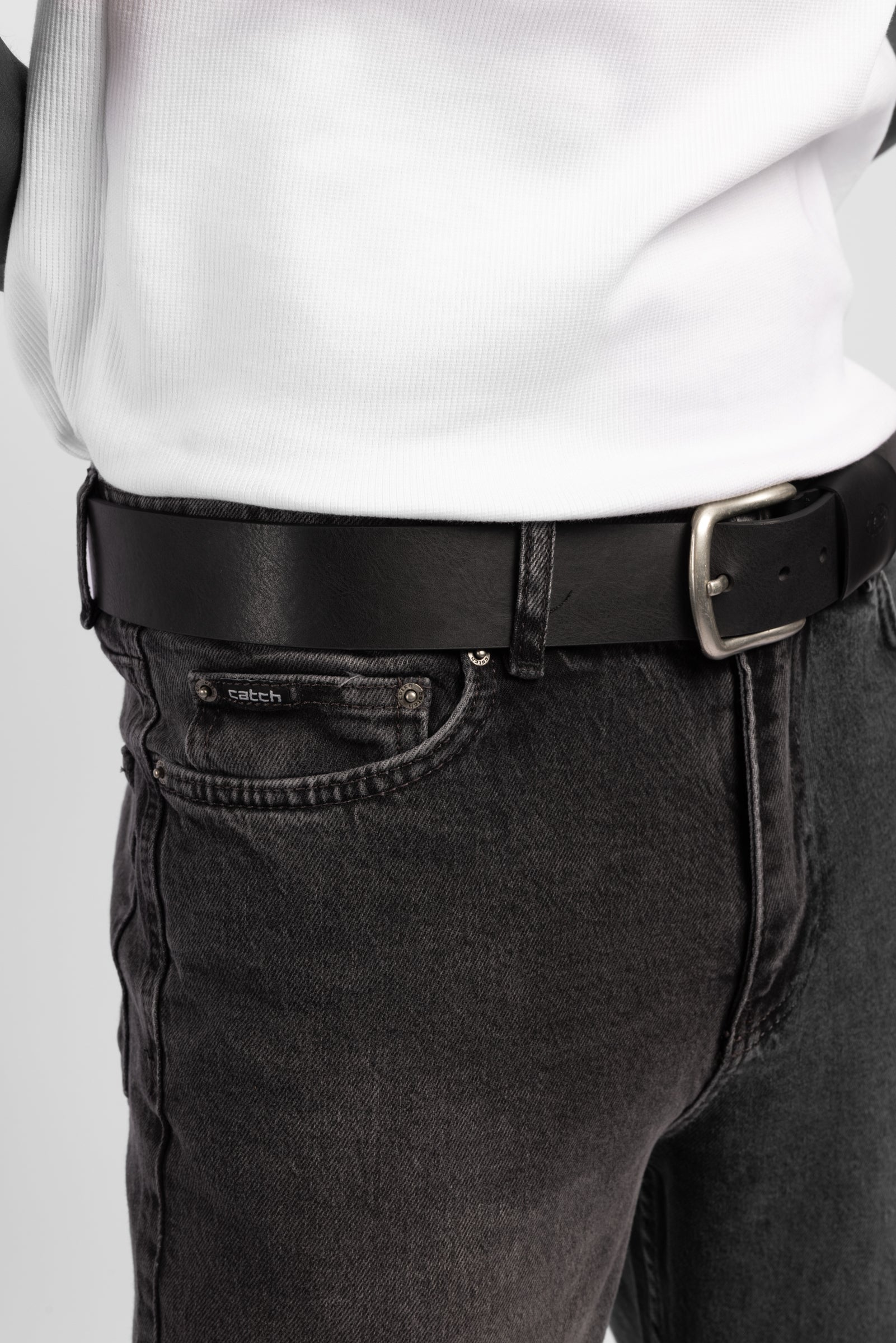 Geniş Paça Nakış Detaylı Jean