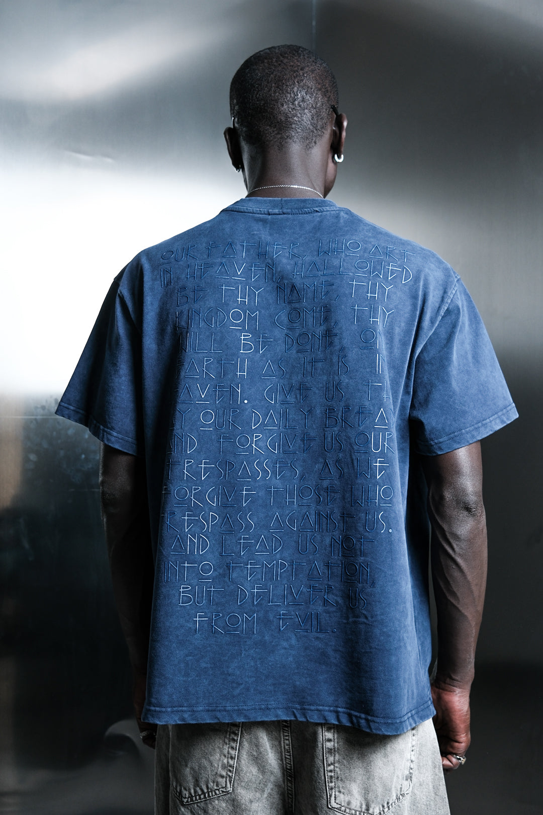 'DAY' Kabartma Yazı Detaylı Yıkamalı T-Shirt