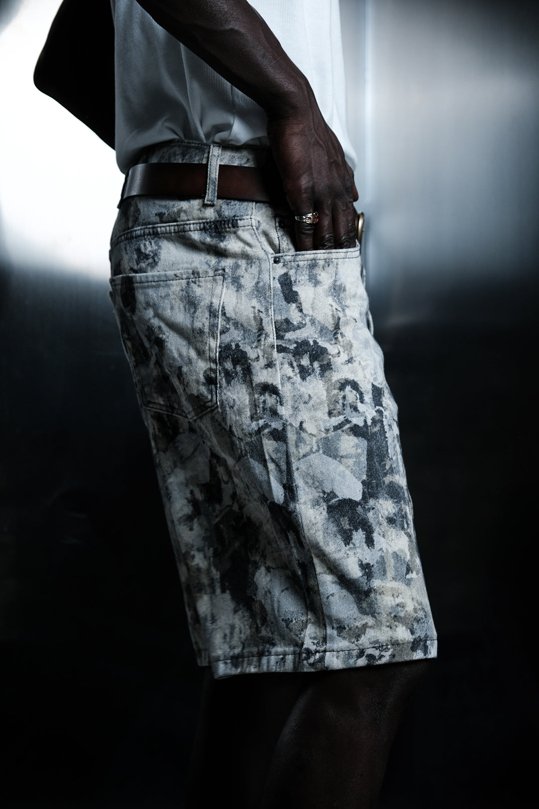 Soyut Kamuflaj Desenli Denim Kapri