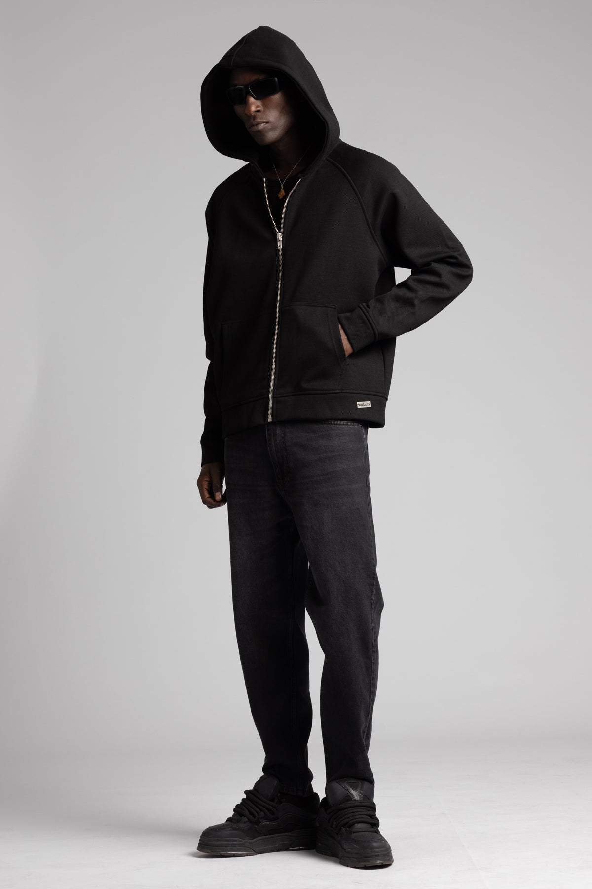 Diyagonal Dokulu Fermuarlı Kapüşonlu Sweatshirt