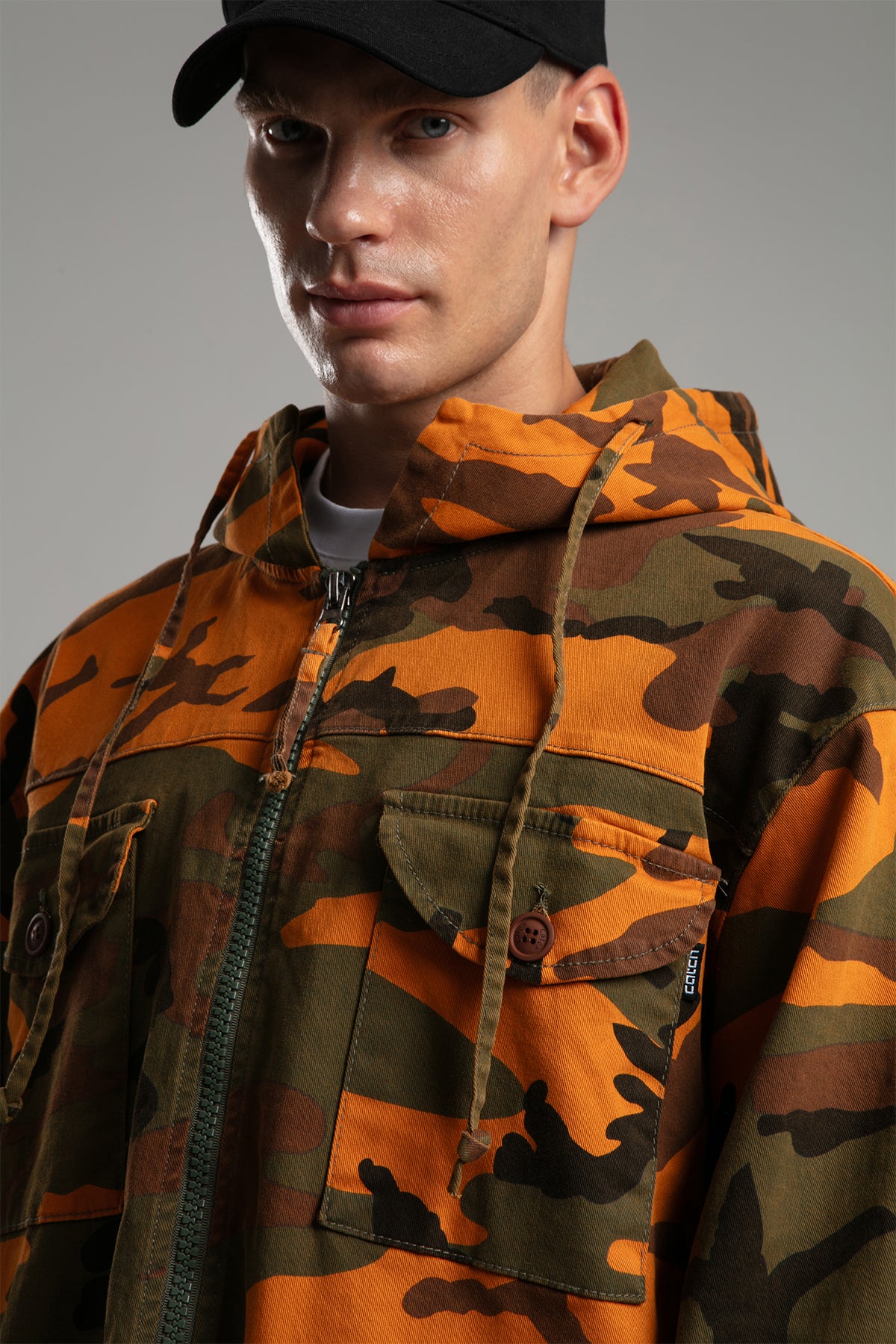 Kamuflaj Desenli Kapüşonlu Ceket